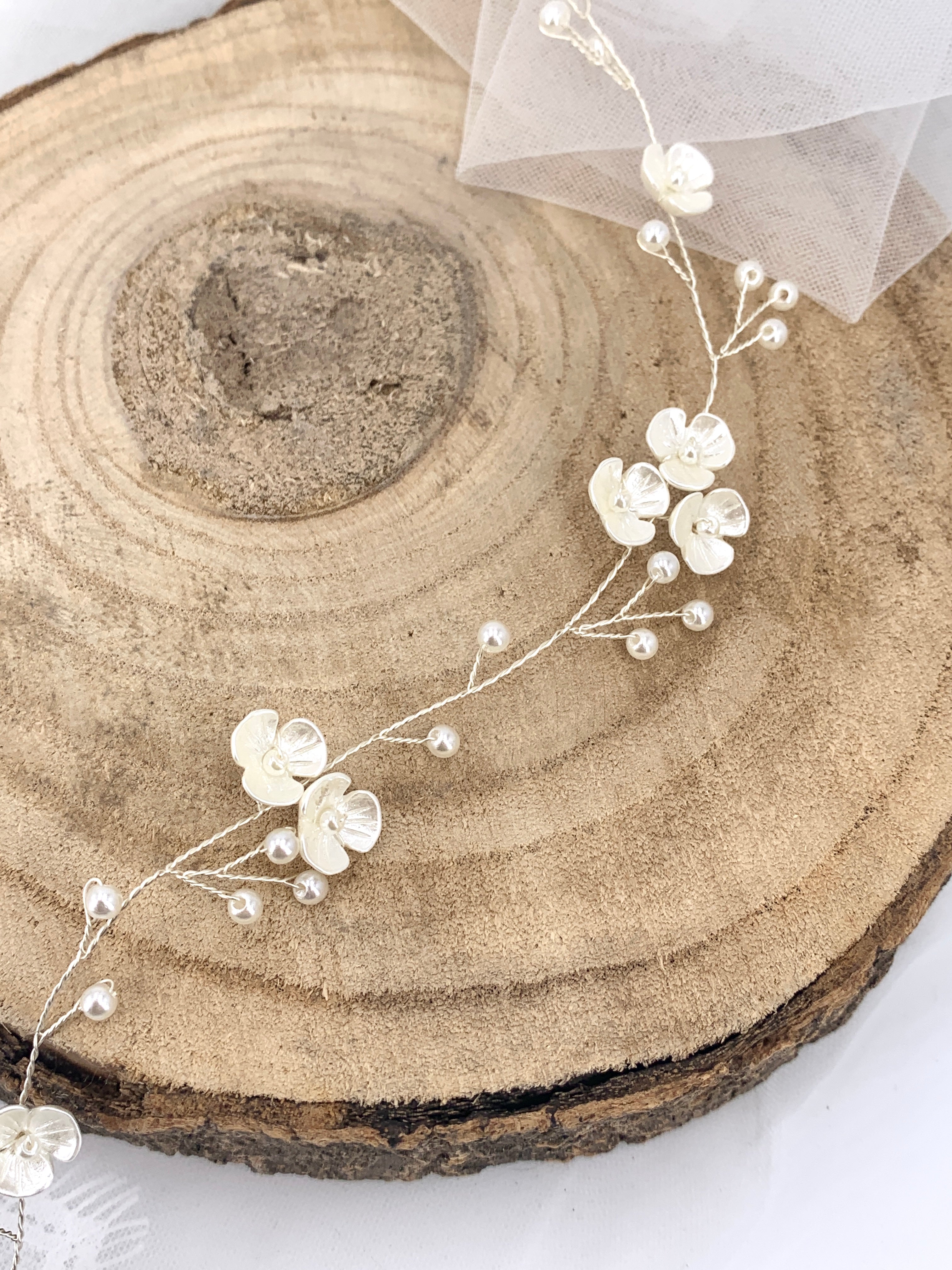 3D Haardraht Silber mit Blüten & Perlen – Brautschmuck Haarschmuck Hochzeit Ivory – ONDEGO®