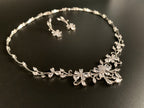 Zirkonia Schmuckset mit Blüten-Design – Collier, Ohrringe & Armband in Silber | ONDEGO®