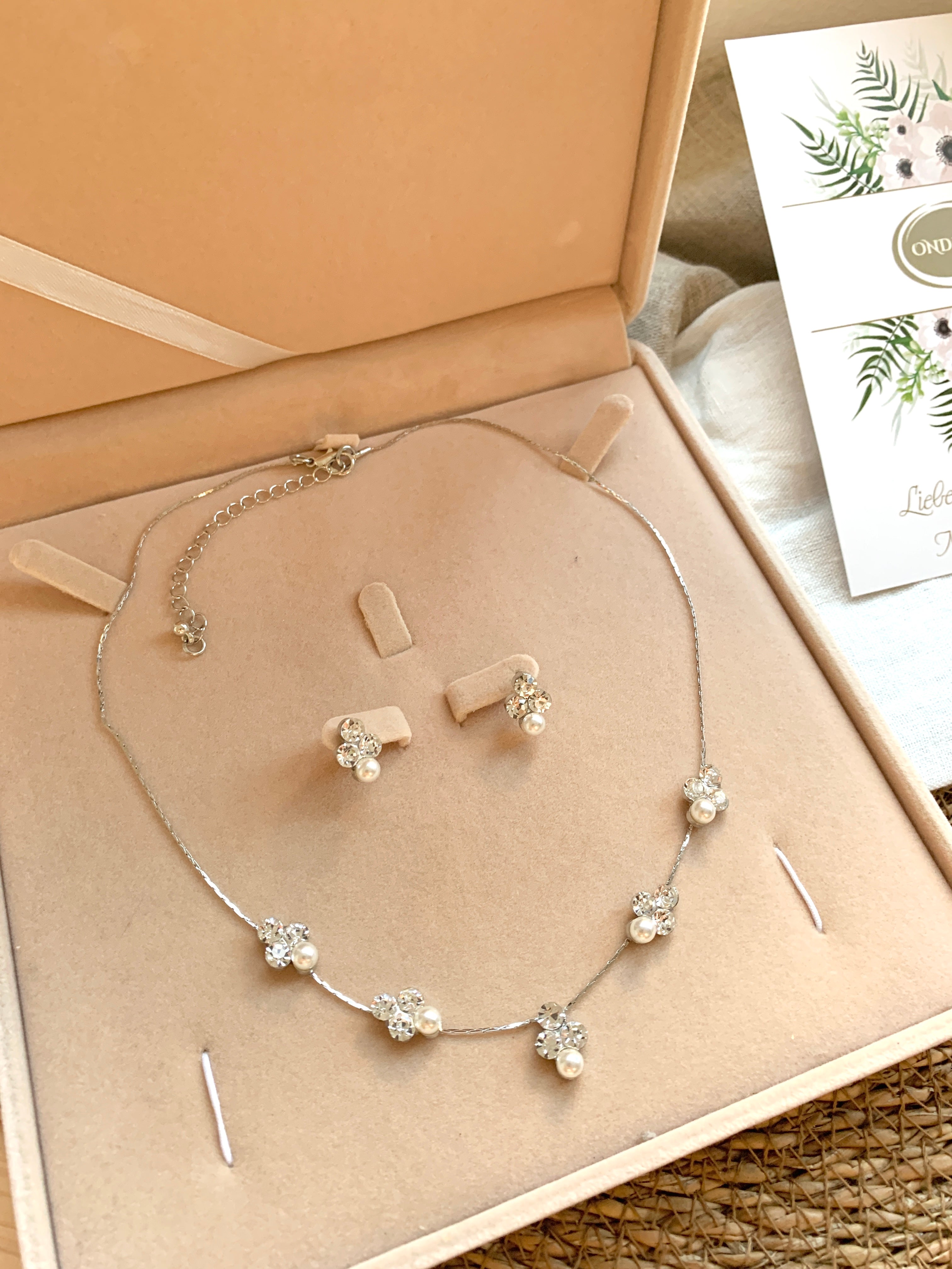 Zartes Perlen Schmuckset Damen Silber – Halskette & Ohrringe mit Strass und Zirkonia | ONDEGO®