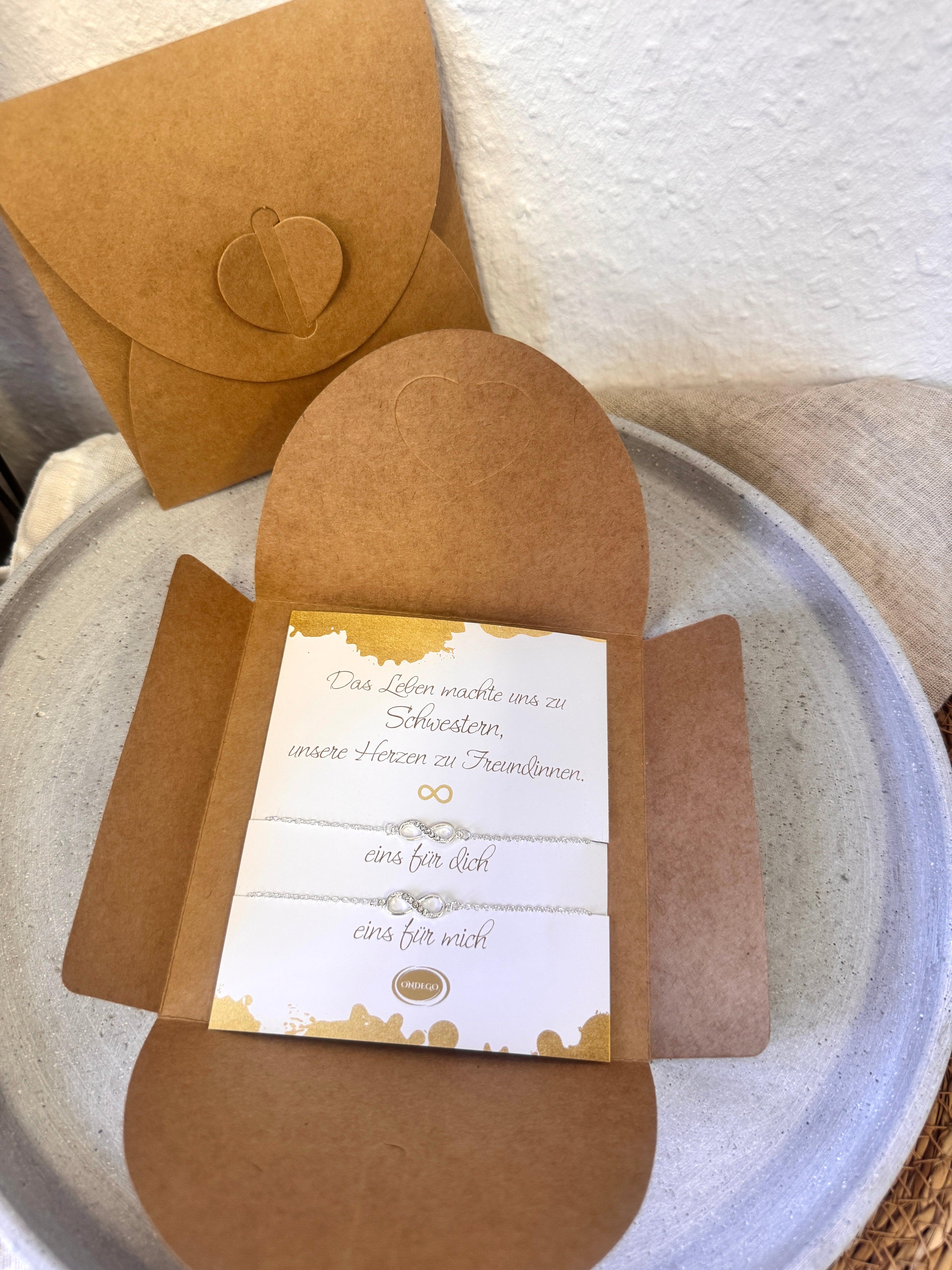 Infinity Armband Set „Schwestern“ – 2 Armbänder Silber/Gold, Strass, Karte & Umschlag | ONDEGO®