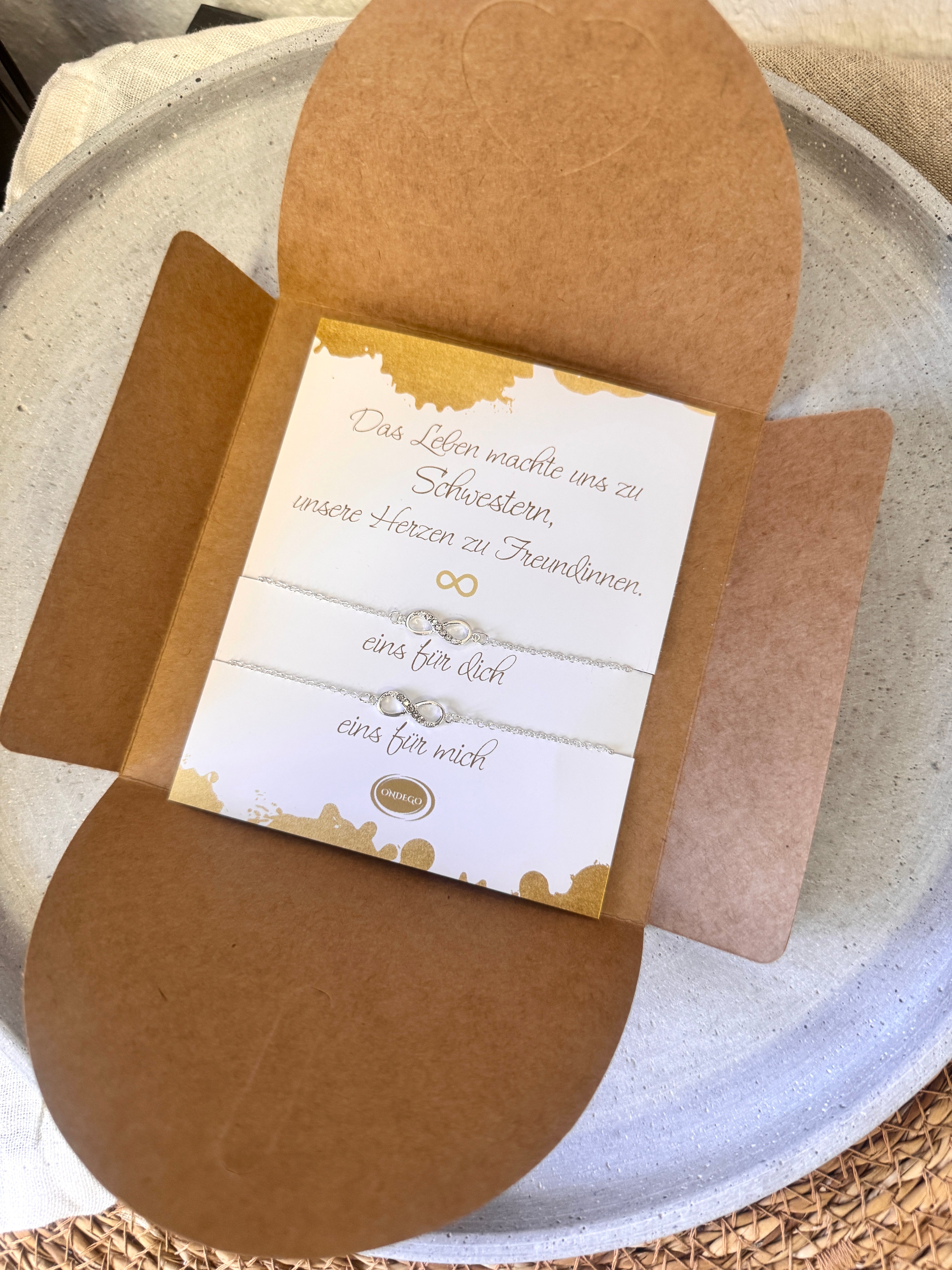 Infinity Armband Set „Schwestern“ – 2 Armbänder Silber/Gold, Strass, Karte & Umschlag | ONDEGO®