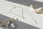 Zirkonia Rückenkette Gold – eleganter 2-in-1 Rückenschmuck für Braut & Hochzeit | ONDEGO®