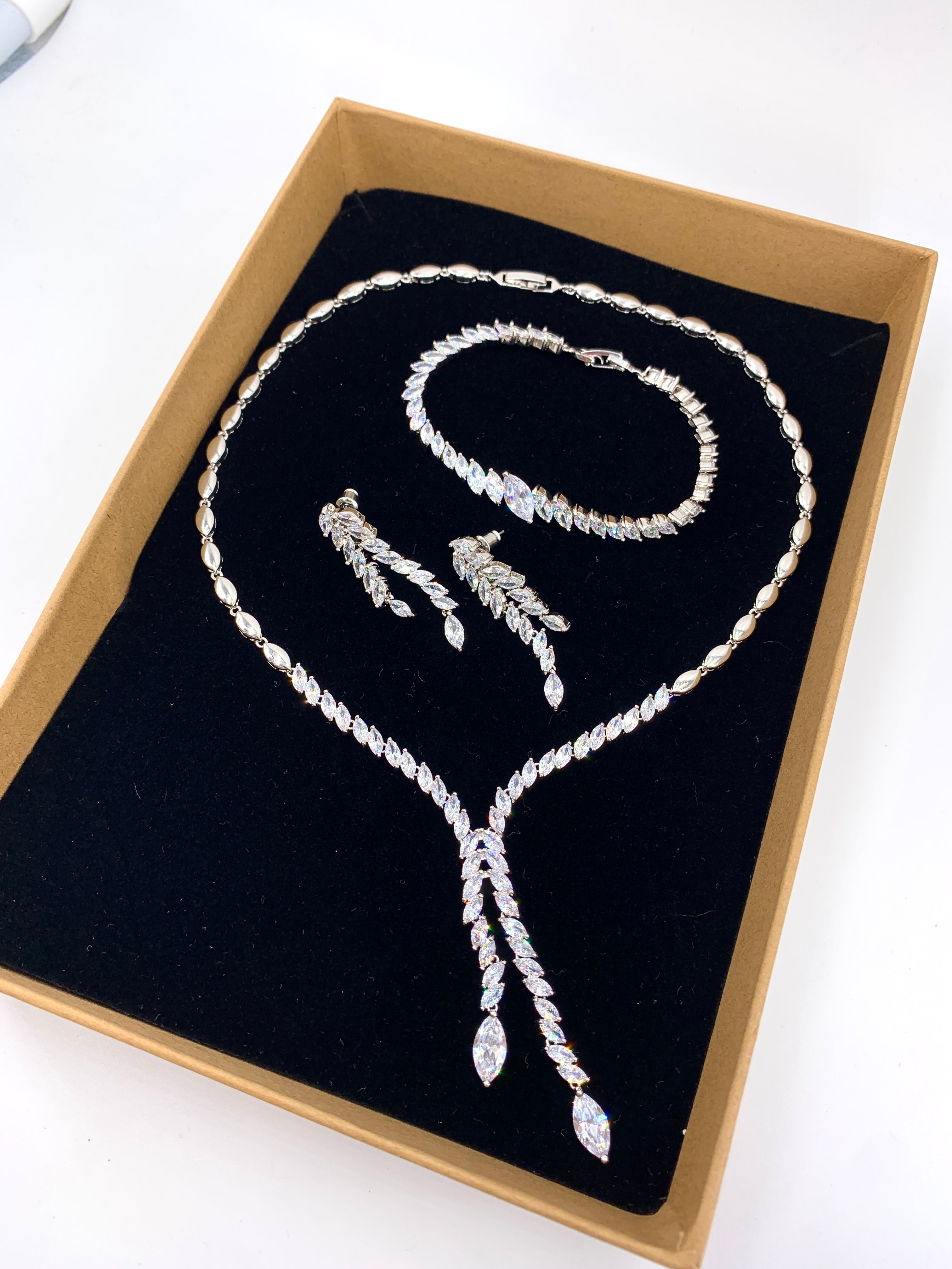 Zirkonia Schmuckset Silber – Collier, Ohrringe & Armband im eleganten Design | ONDEGO®