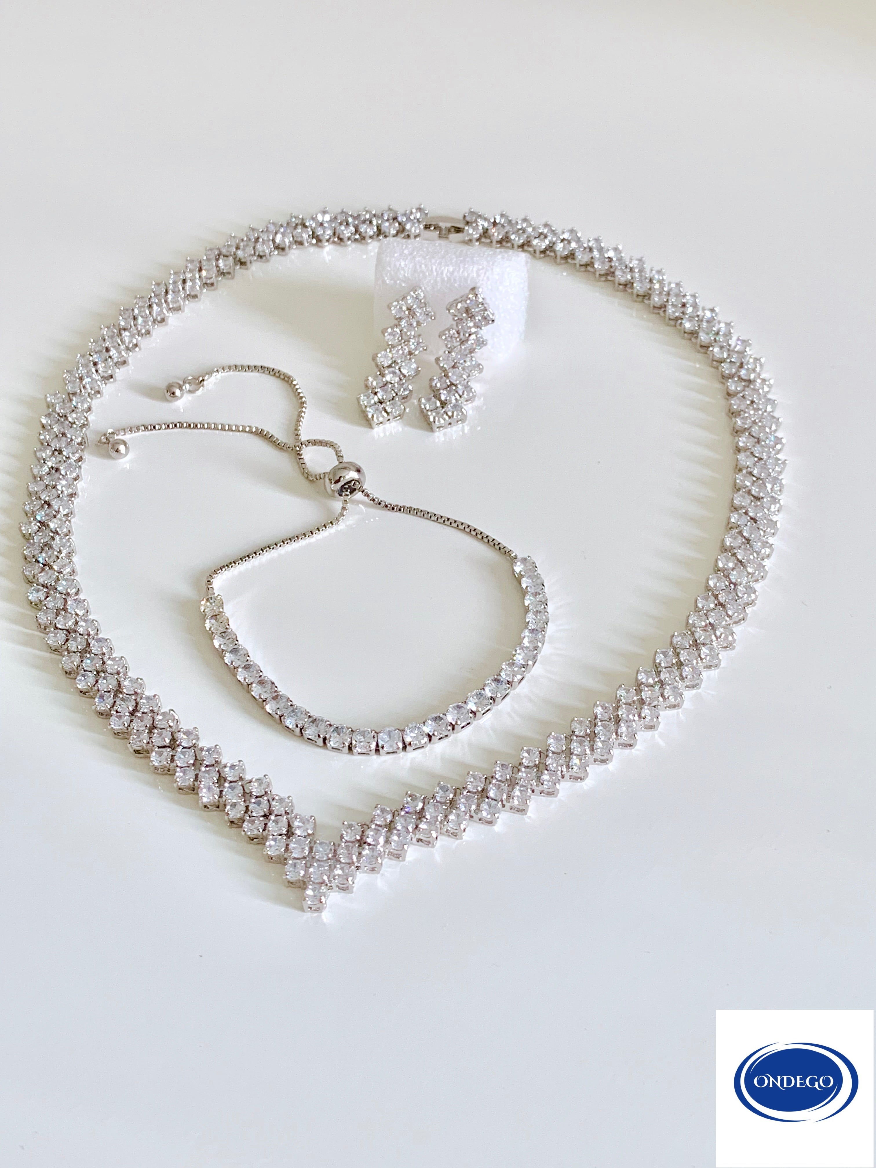 Zirkonia Schmuckset Silber – 3-teilig | V-Collier | ONDEGO®
