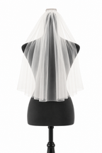 KURZ 75 cm Brautschleier – 1-lagig | Weiß oder Ivory | mit Kamm | ONDEGO®
