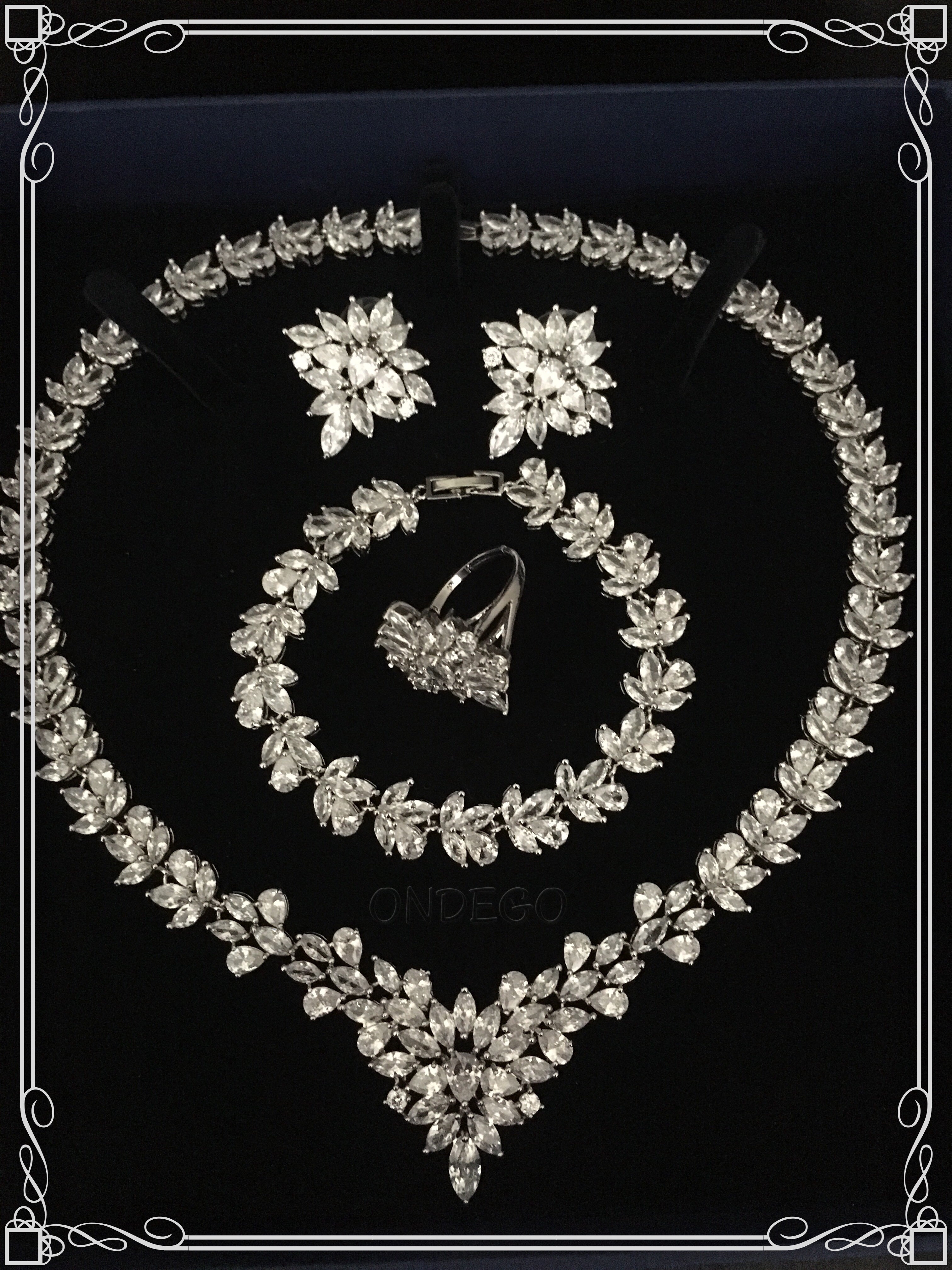 Zirkonia Schmuckset Silber – 4-teilig mit Collier, Ohrringen, Armband & Ring | ONDEGO®