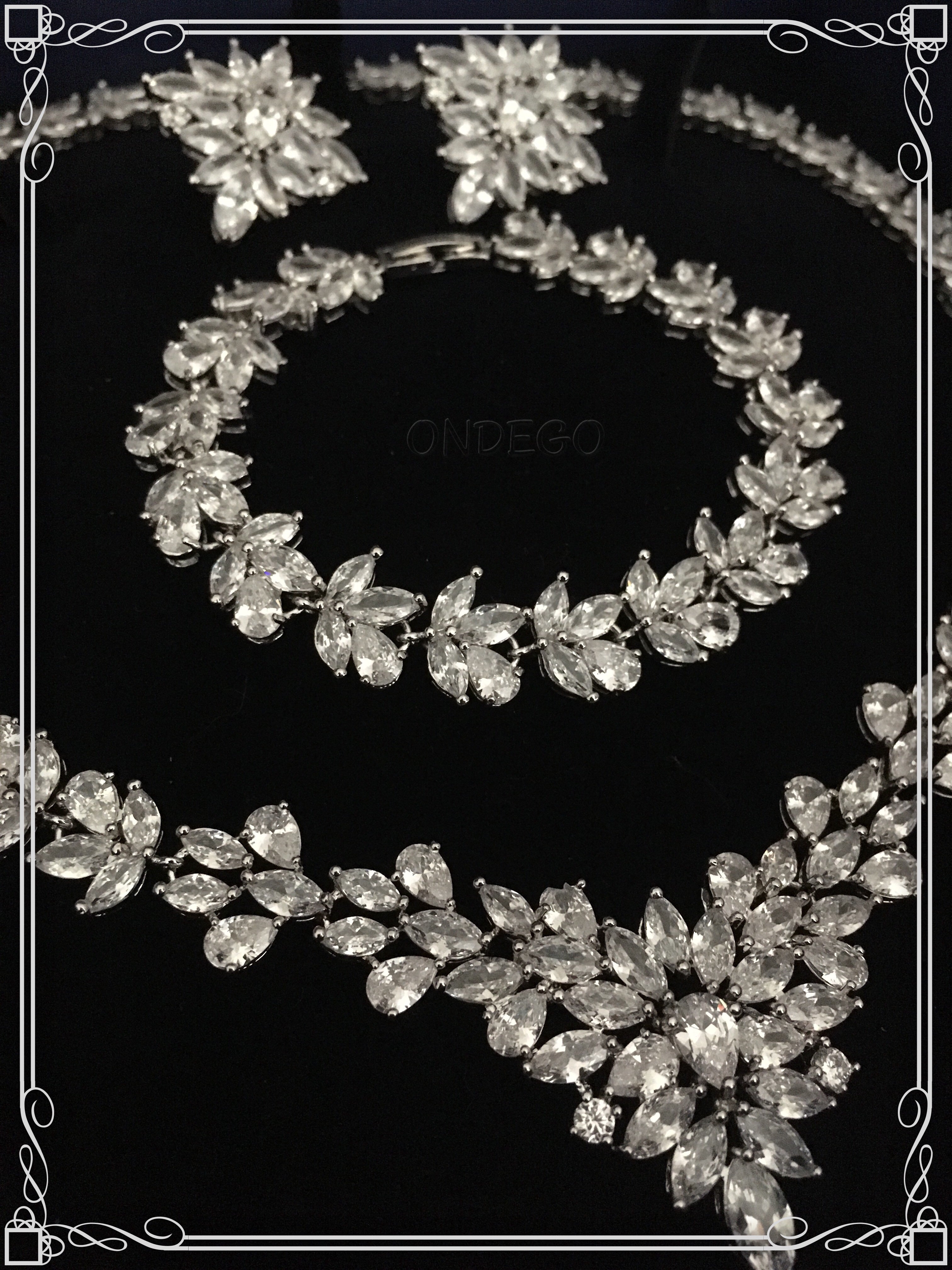 Zirkonia Schmuckset Silber – 4-teilig mit Collier, Ohrringen, Armband & Ring | ONDEGO®