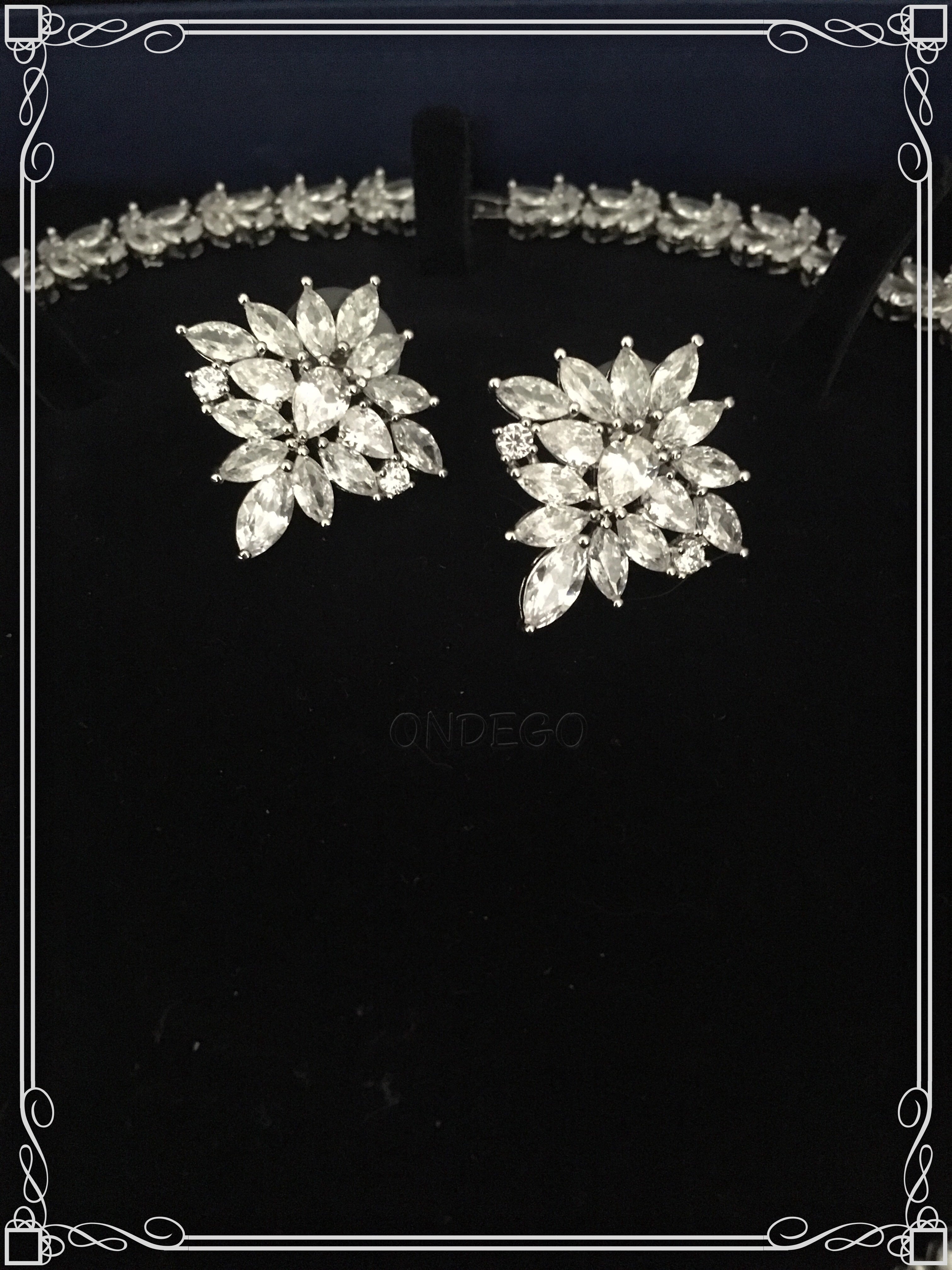 Zirkonia Schmuckset Silber – 4-teilig mit Collier, Ohrringen, Armband & Ring | ONDEGO®