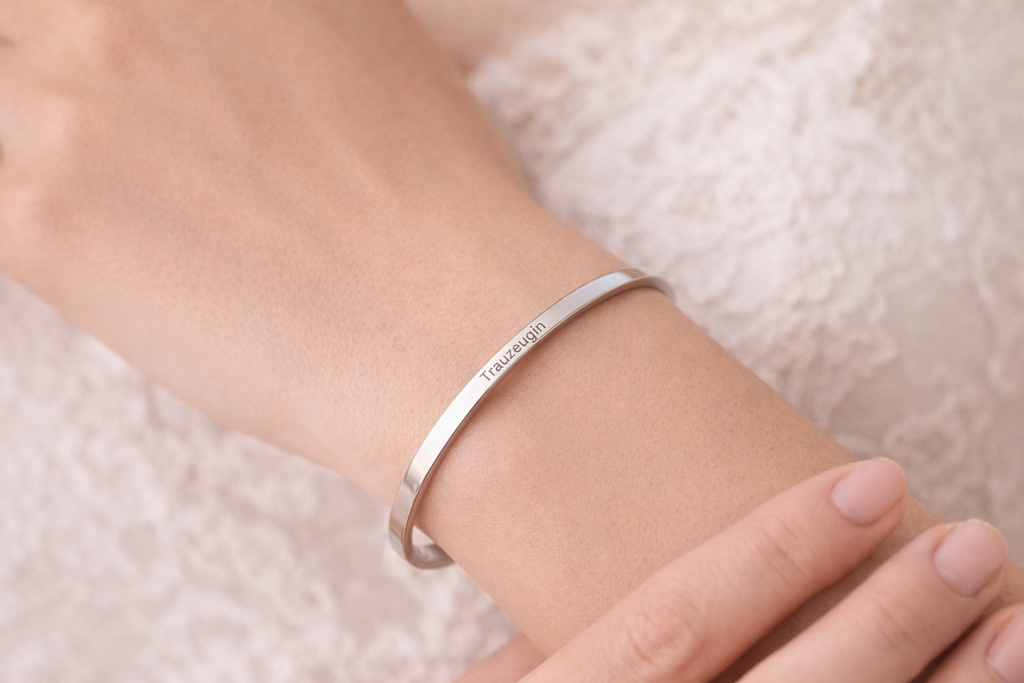 armreif-trauzeugin-gravur-silber