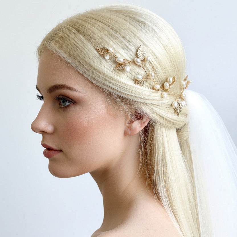 braut-haardraht-blattdesign-gold-mit-perlen