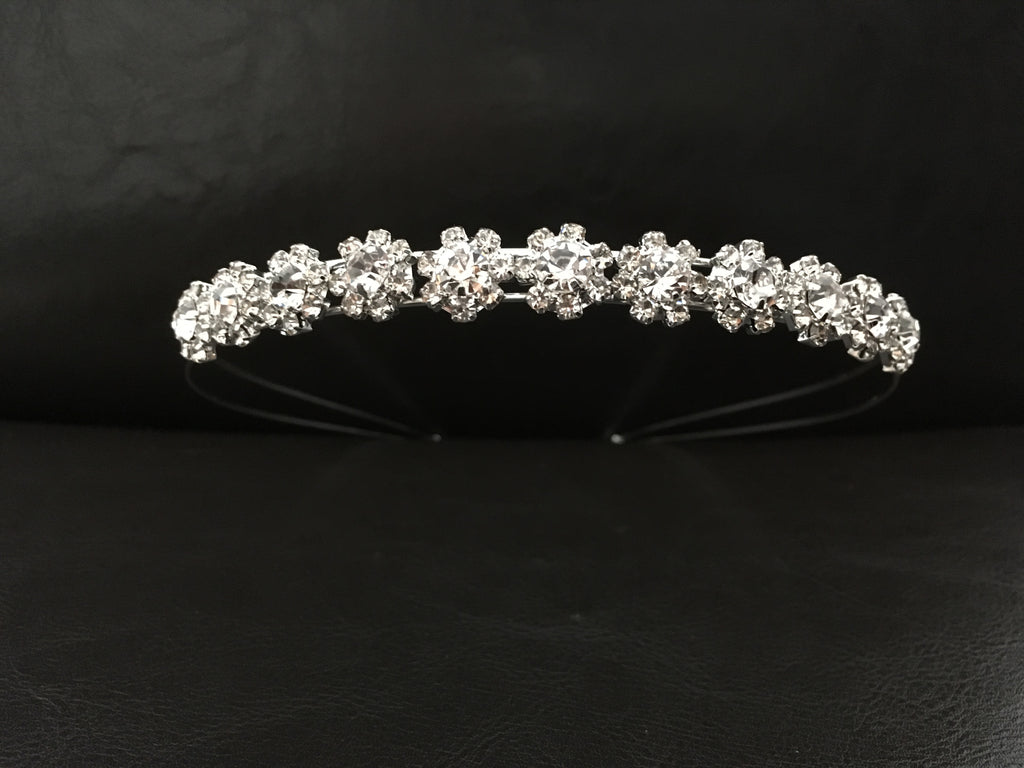 braut-haarreif-silber-kristallreihen-eleganter-haarschmuck-hochzeit-ondego