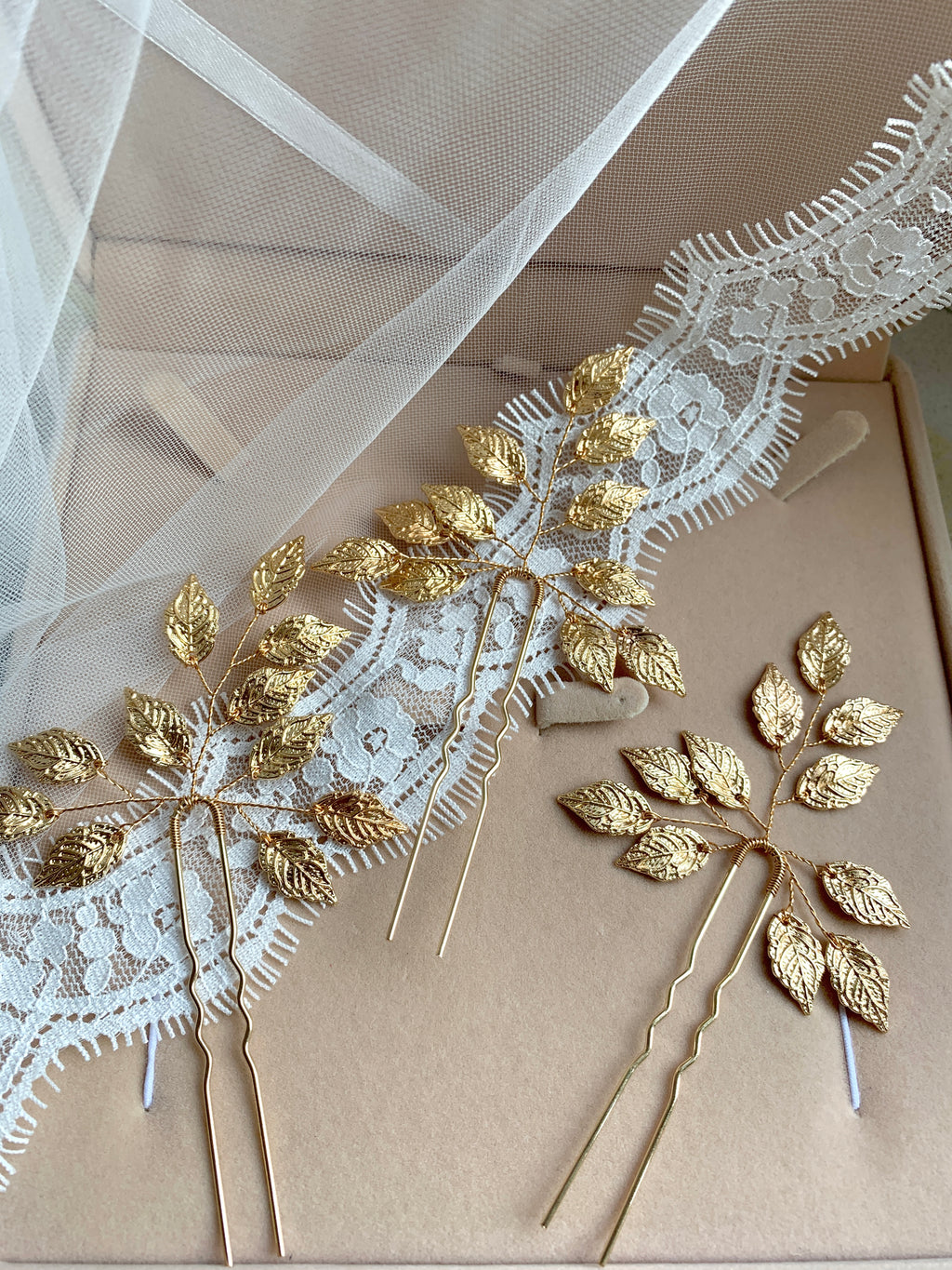 braut-haarschmuck-gold-naturdesign