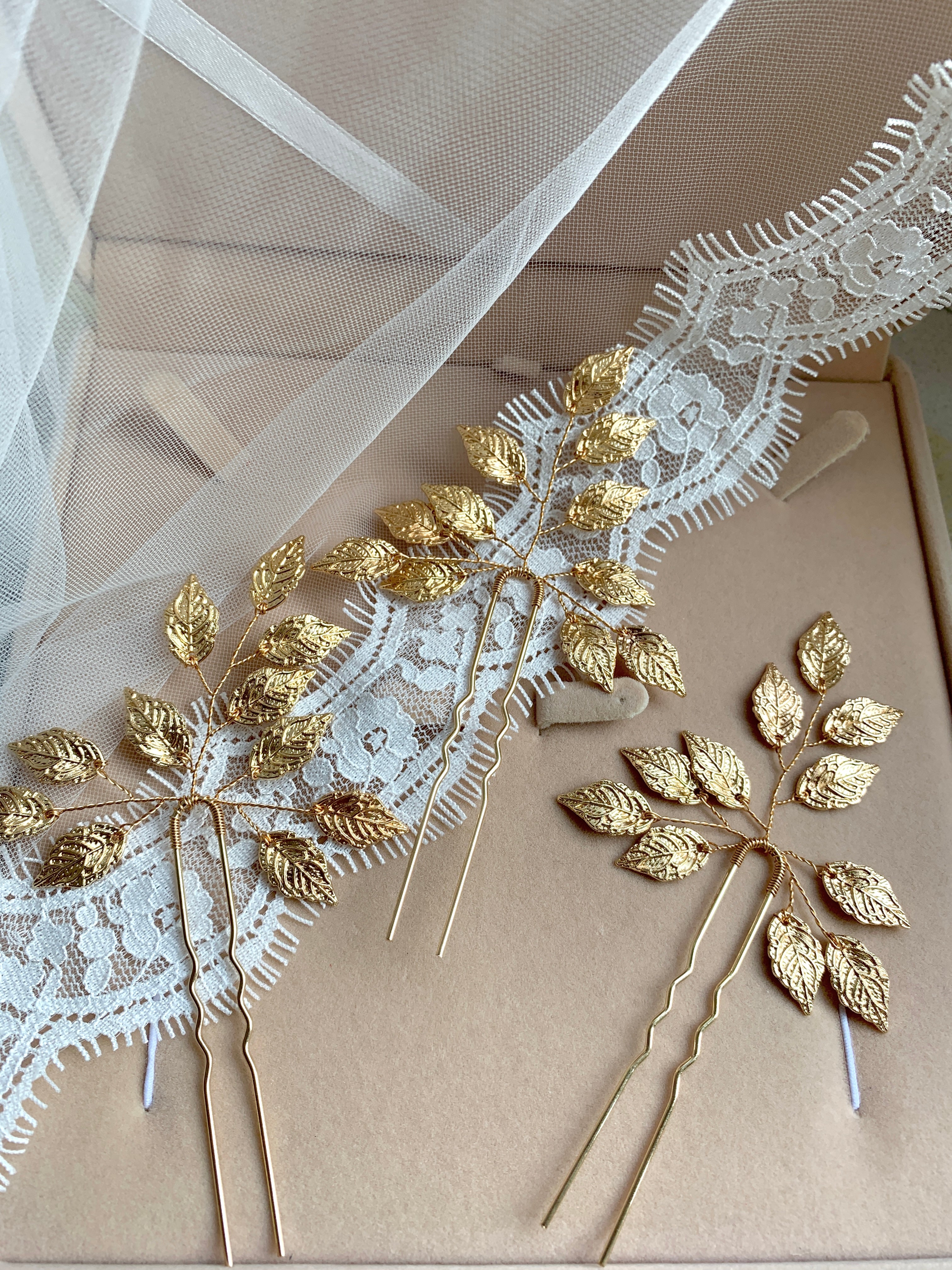 braut-haarschmuck-gold-naturdesign