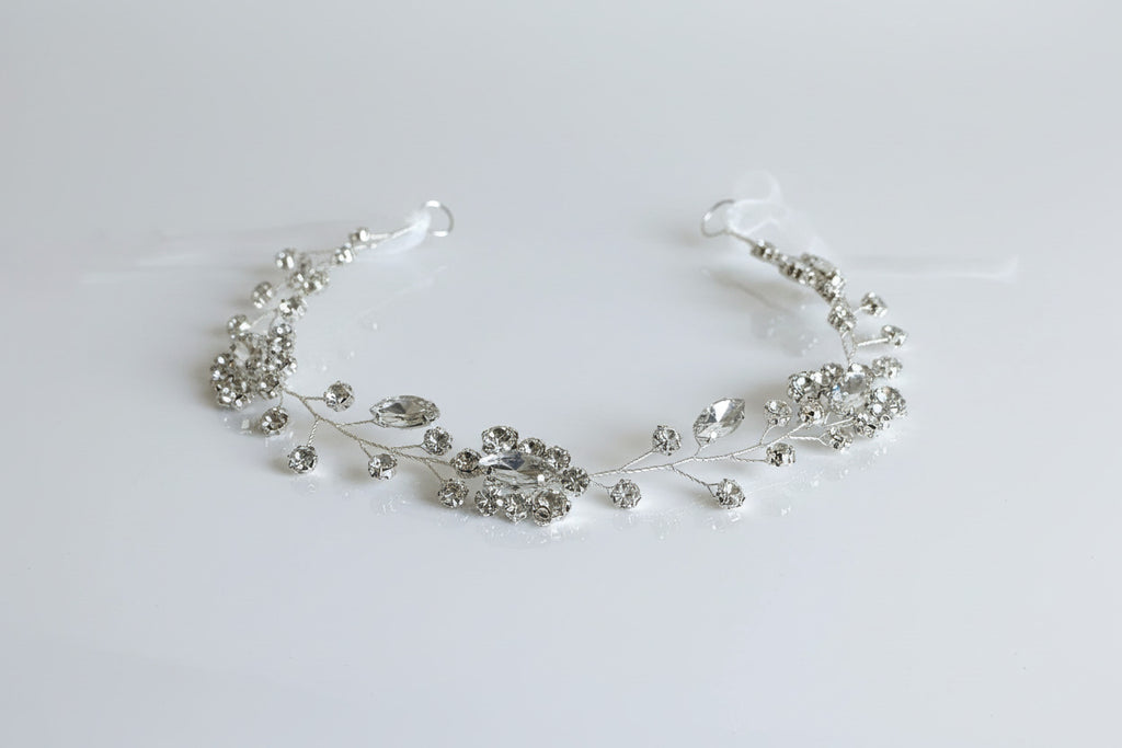 braut-haarschmuck-silber-filigran-mit-funkelnden-kristallen