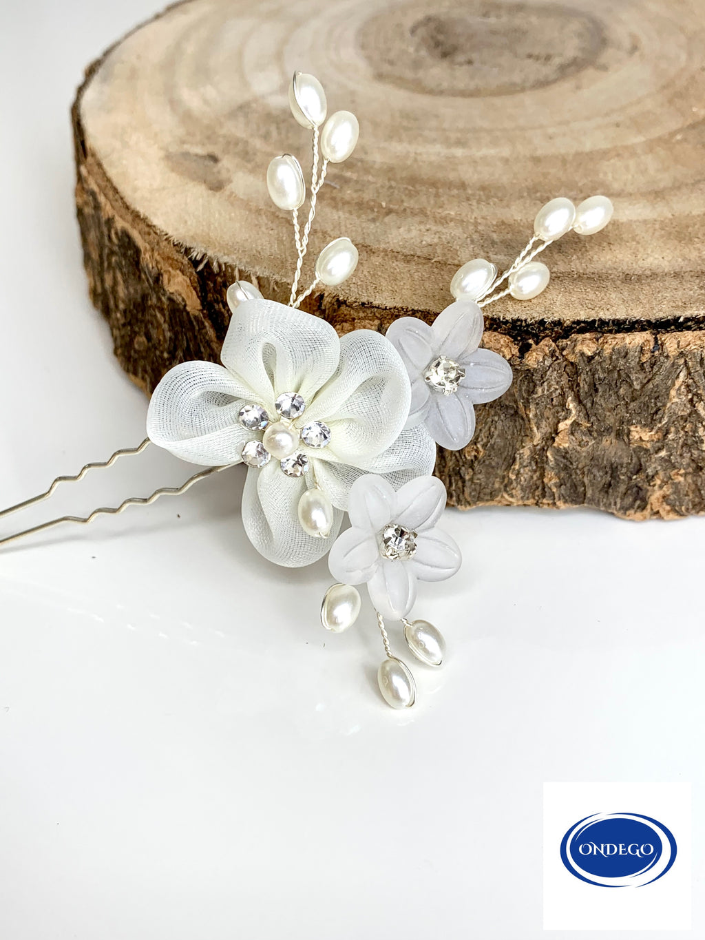 braut-haarschmuck-weiss-blumen-design