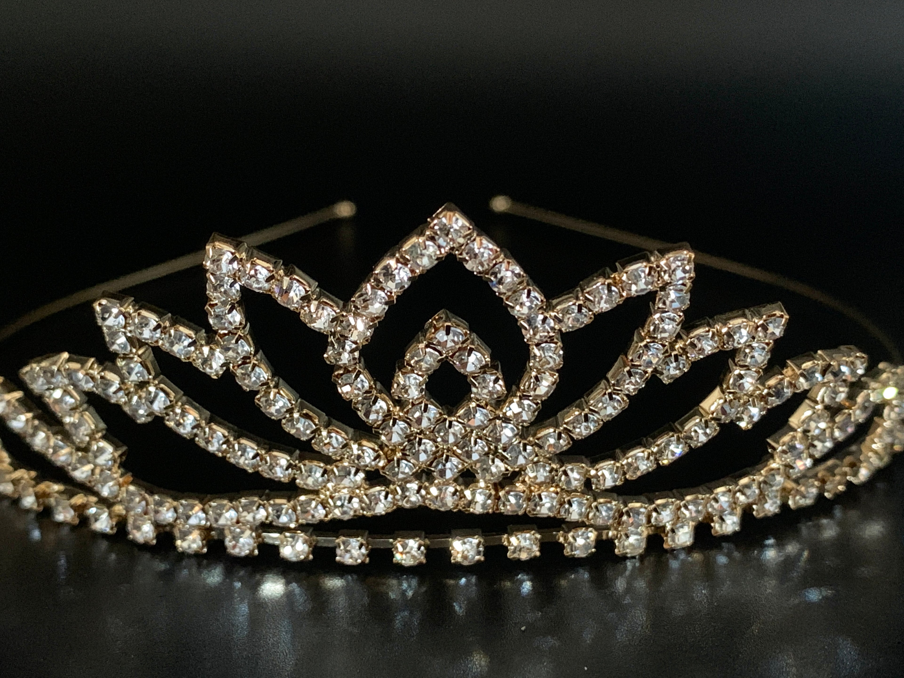 braut-tiara-gold-strass-diadem-funkelnde-hochzeit-krone-lotus-design