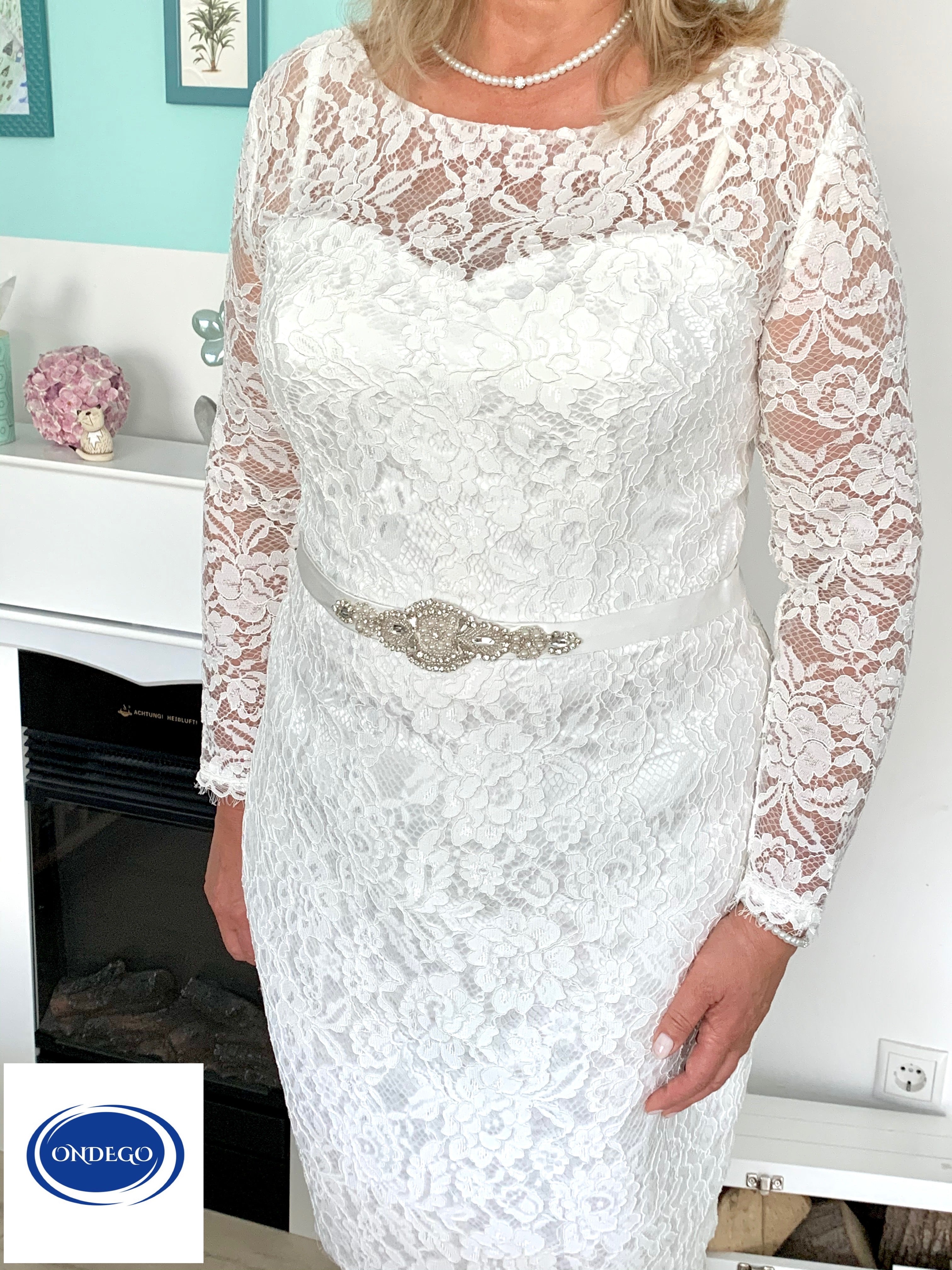 brautkleid-spitzenkleid-klassisch-frontansicht