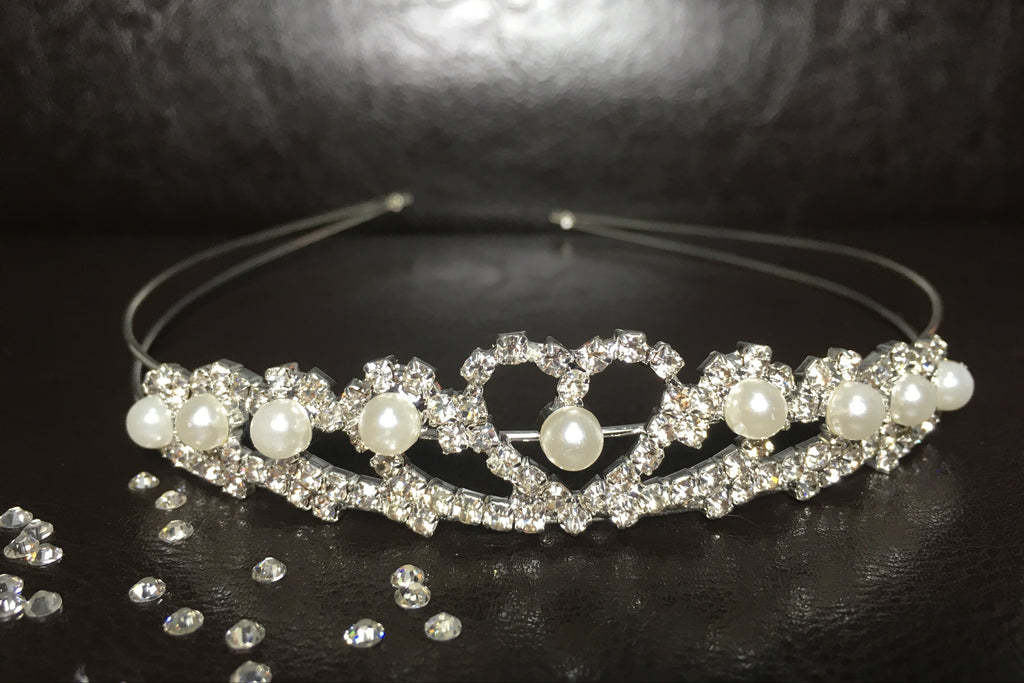 brautkrone-mit-herz-perlen-und-strass-elegantes-hochzeits-diadem-silber