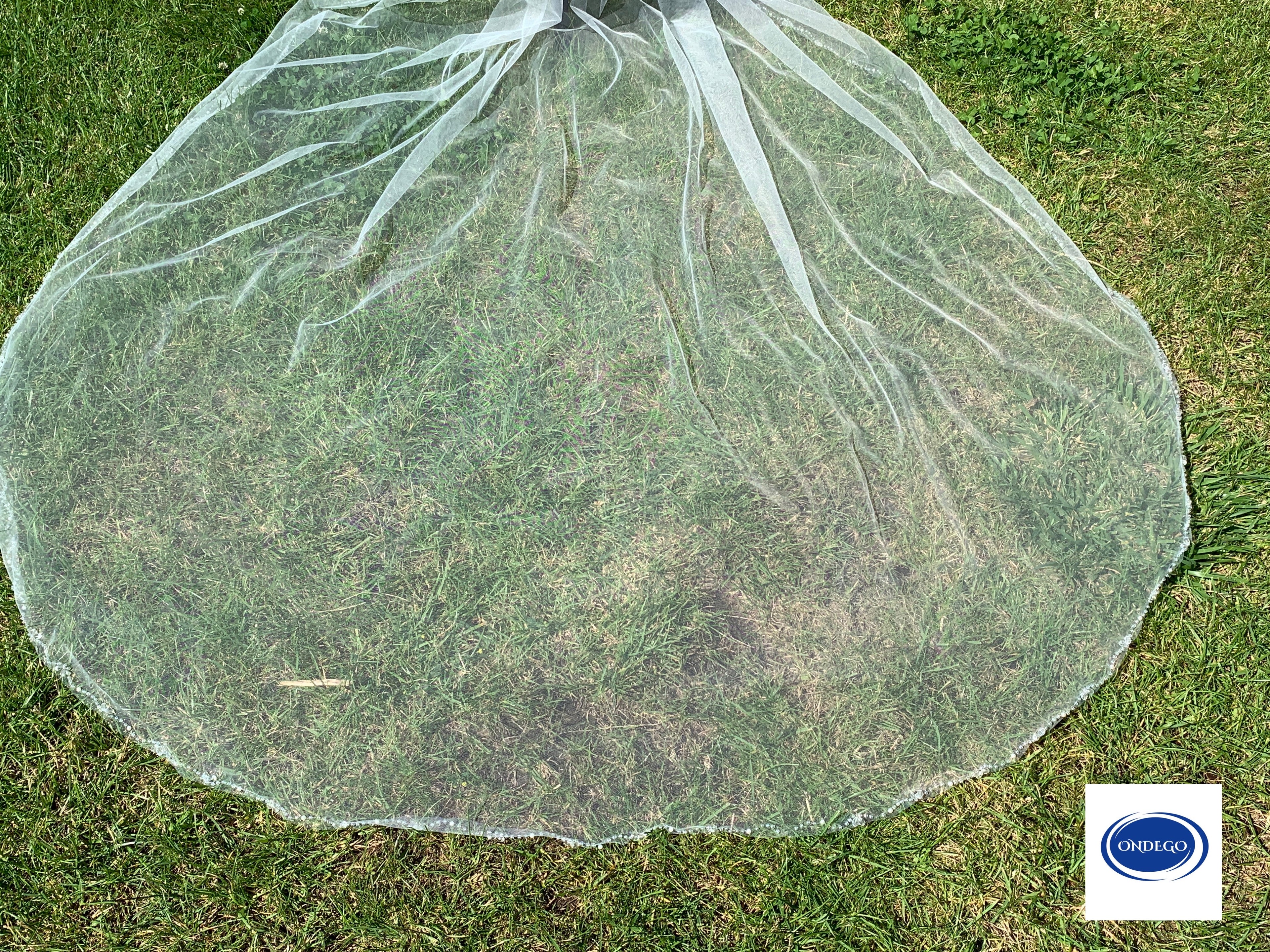 brautschleier-mit-schleppe-lang-hochzeit-tuell-rueckenansicht