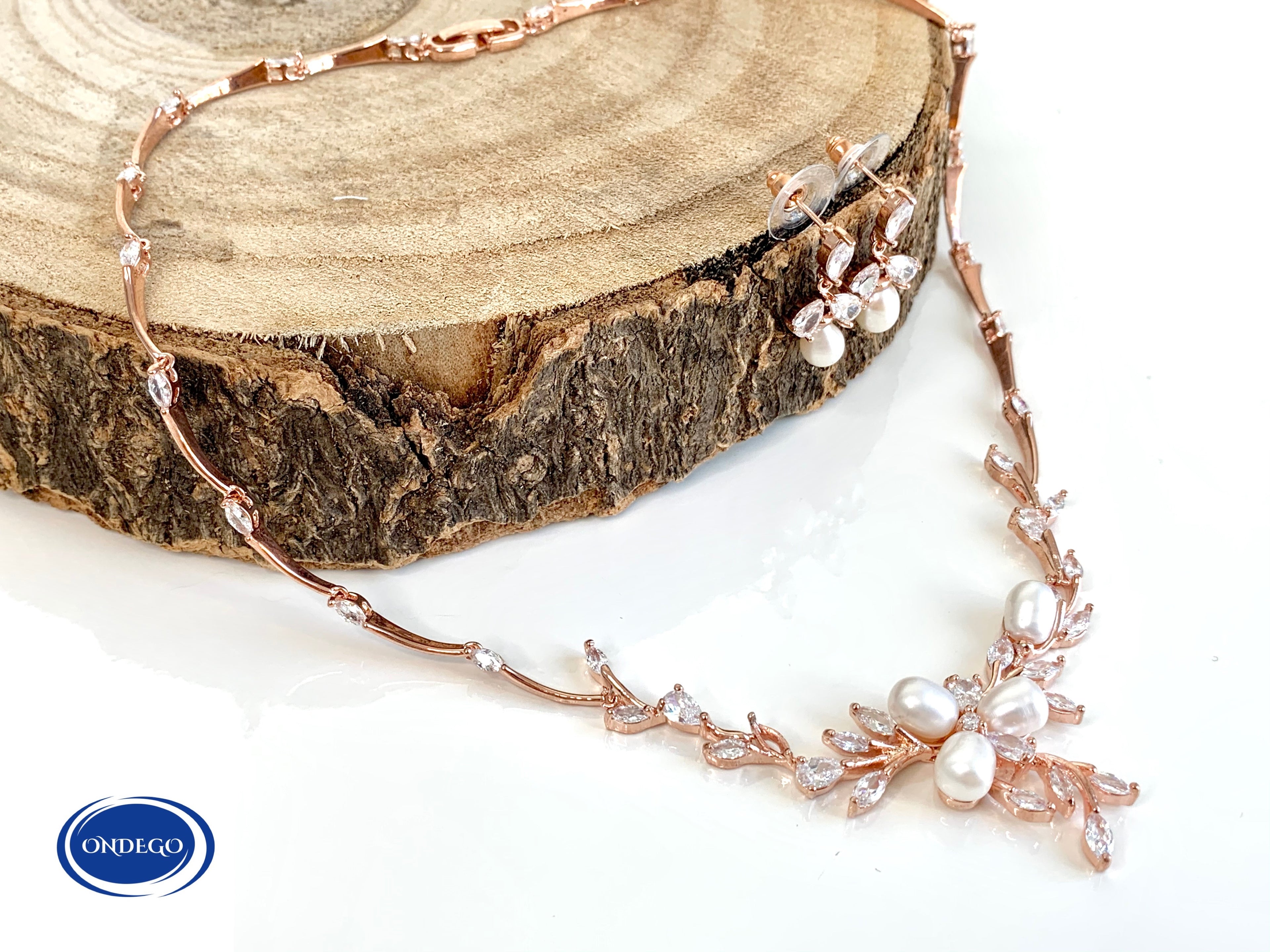 collier-und-ohrringe-rosegold-zirkonia-perlen-brautschmuck