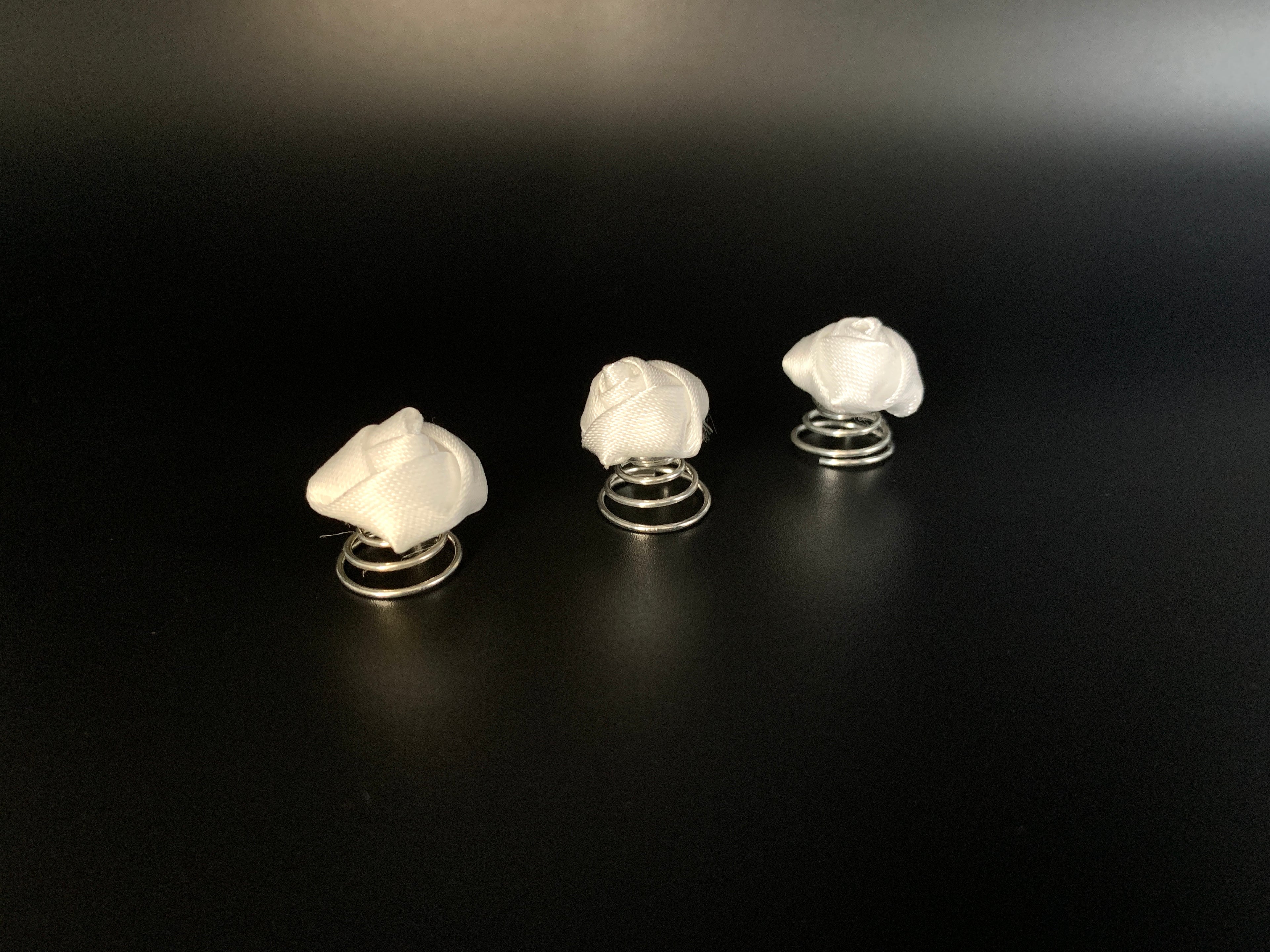 curlies-weisse-rose-silber-hochzeit