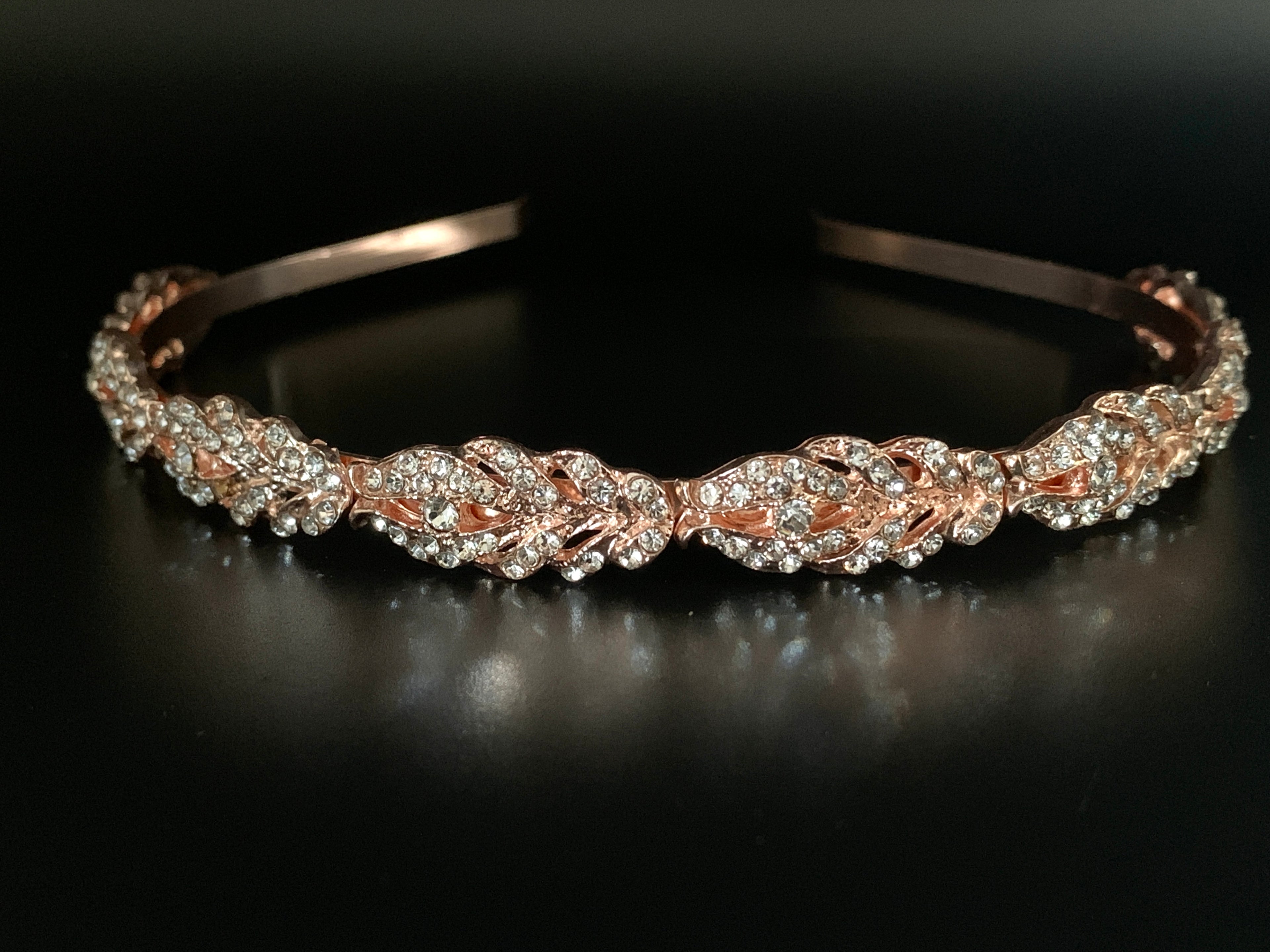 damen-haarreif-rose-gold-mit-filigranen-ornamenten-und-kristallen