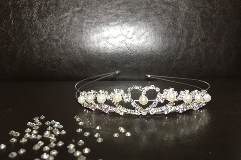 diadem-mit-perlen-und-strass-herzform-hochzeitsschmuck-fuer-braeute-silber-ondego