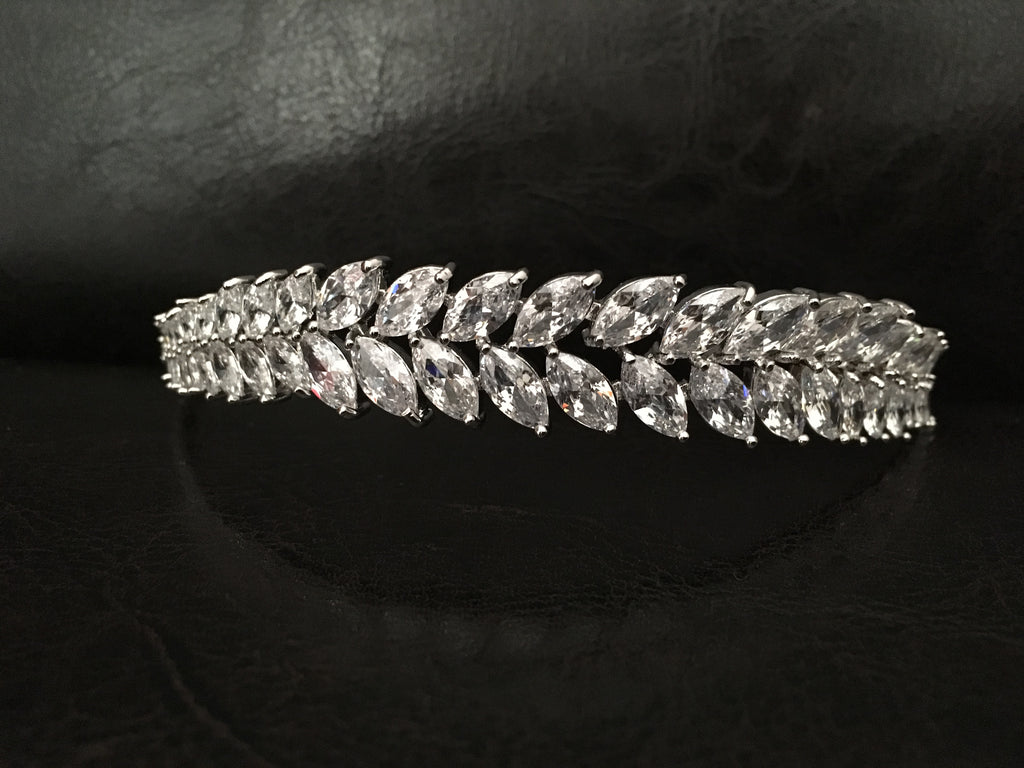 diadem-silber-zirkonia-marquise-frontansicht-braut-haarschmuck