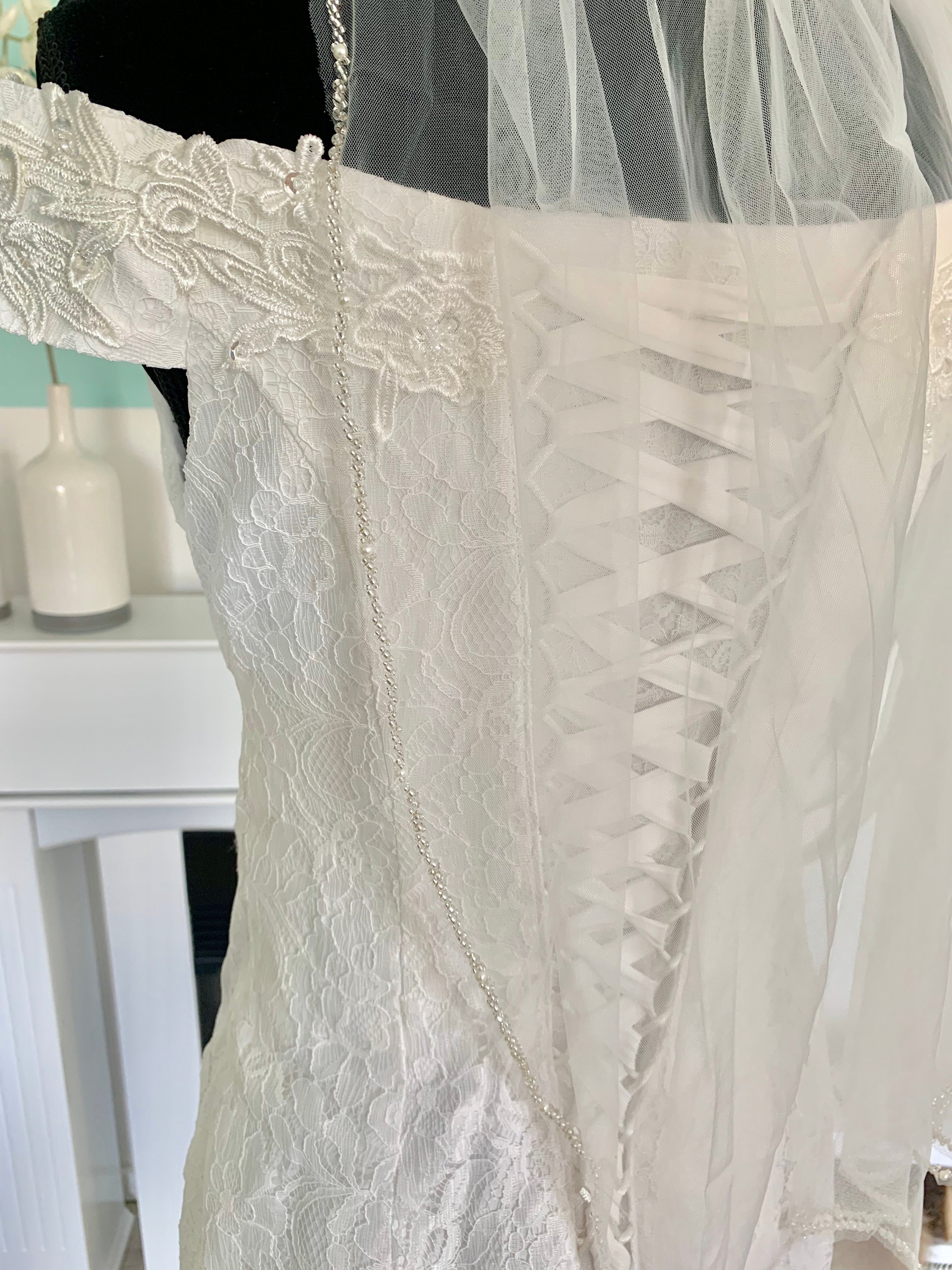 eleganter-brautschleier-ivory-1-lagig-feintuell-perlenkante