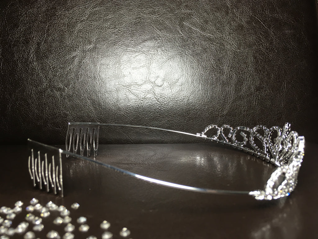 elegantes-braut-diadem-mit-strassstein-verzierung