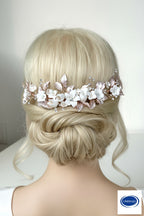 festlicher-haarkamm-brautfrisur-blueten