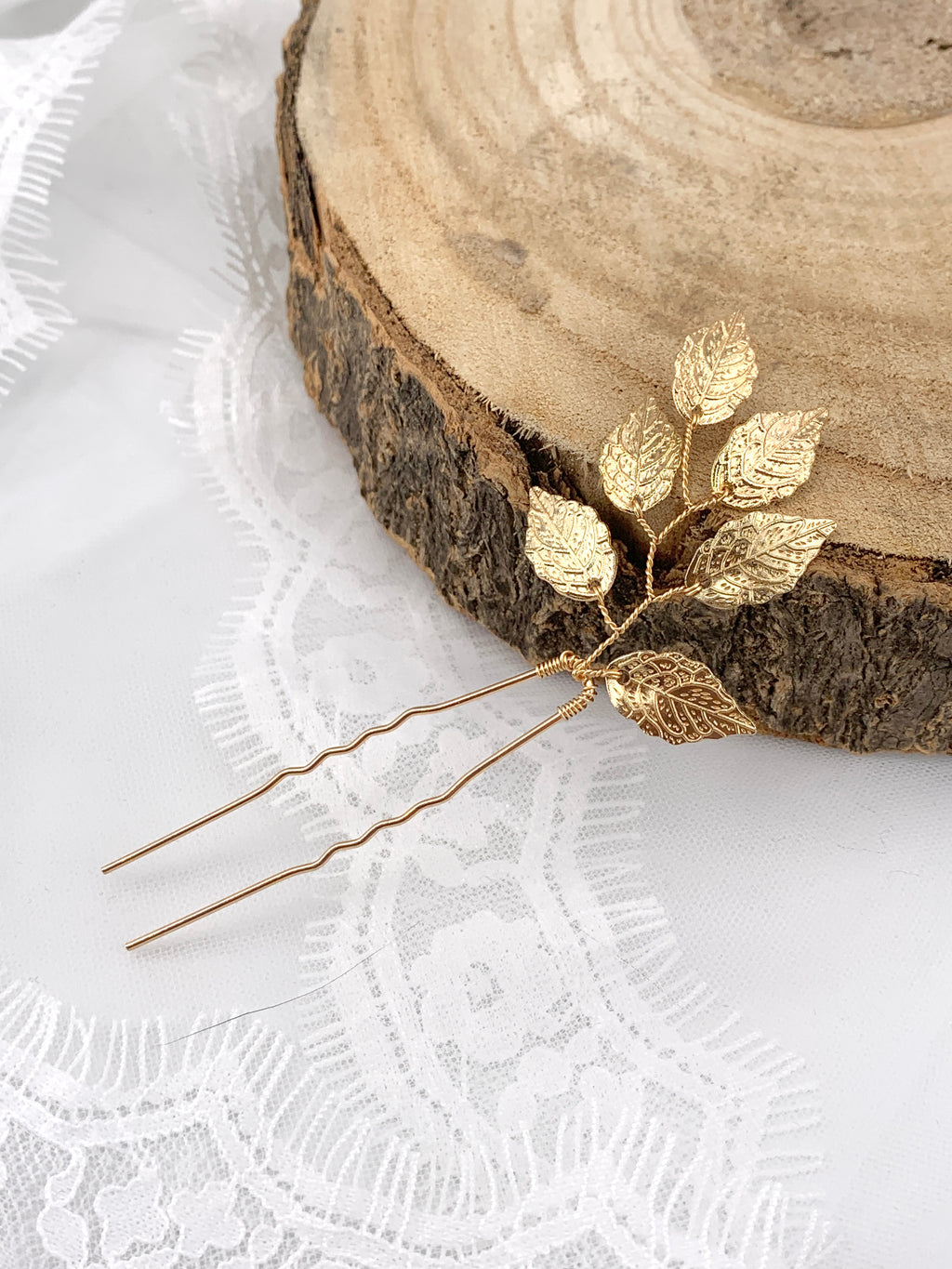 filigraner-haarpin-gold-blaetter-hochzeit-accessoire