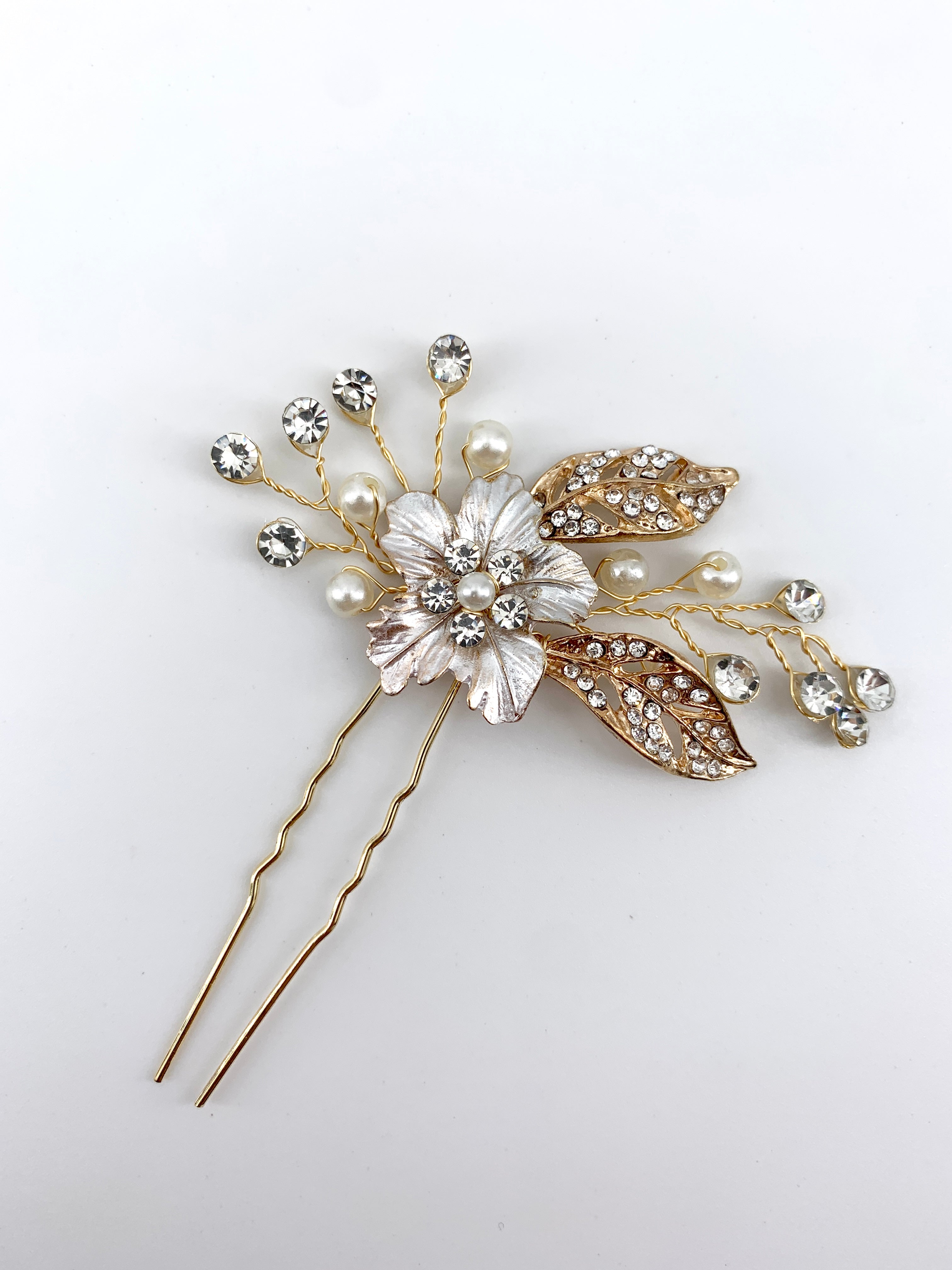 filigraner-haarpin-gold-mit-blume-und-strasssteinen