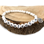 freundschaftsarmband-trauzeugin-weisse-perlen