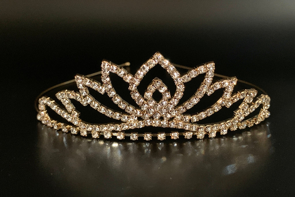 gold-tiara-mit-kristallen-lotus-diadem-hochzeit-brautkrone-glitzernd