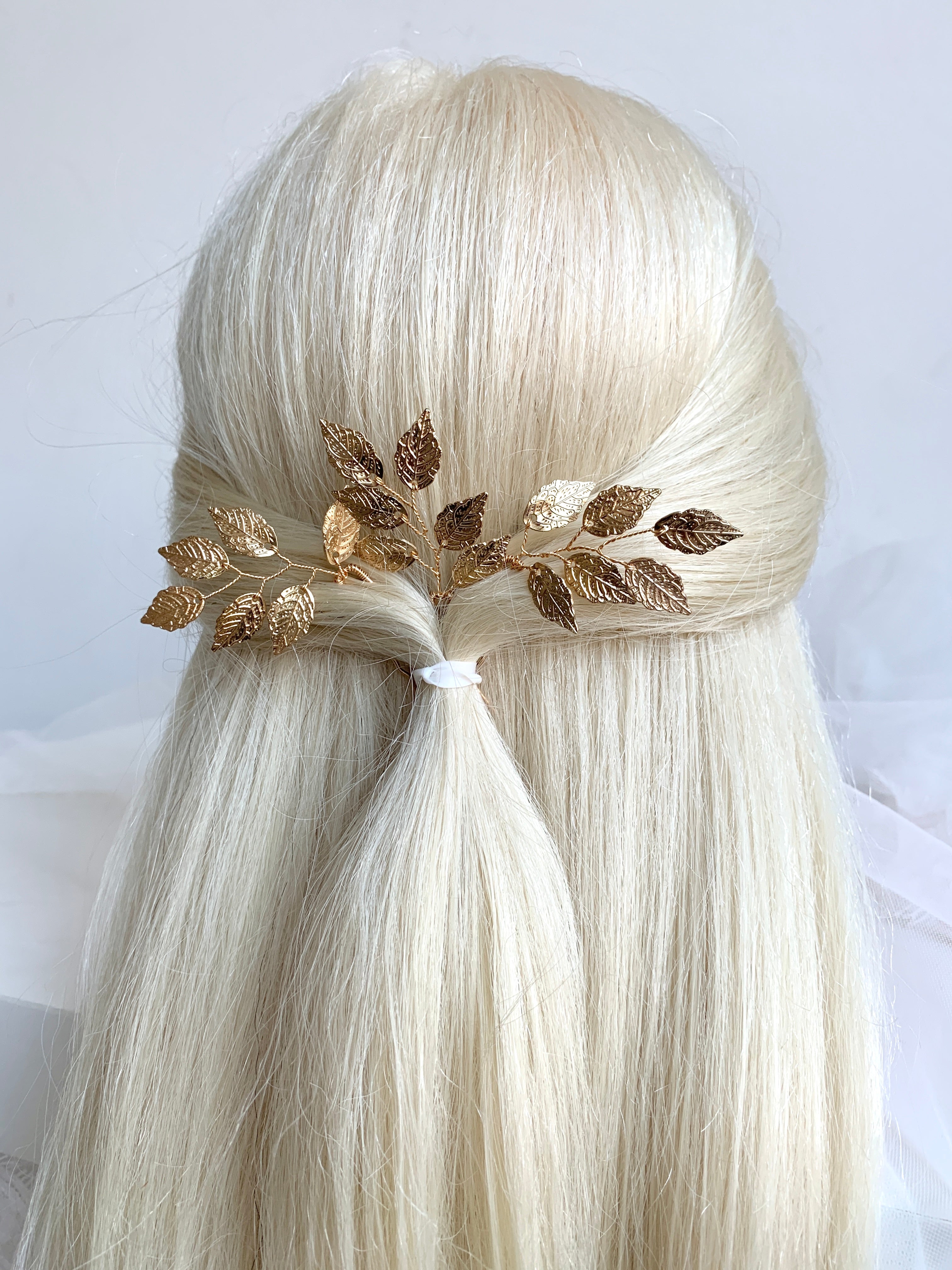 golden-braut-haarnadel-mit-detaillierten-blaettern