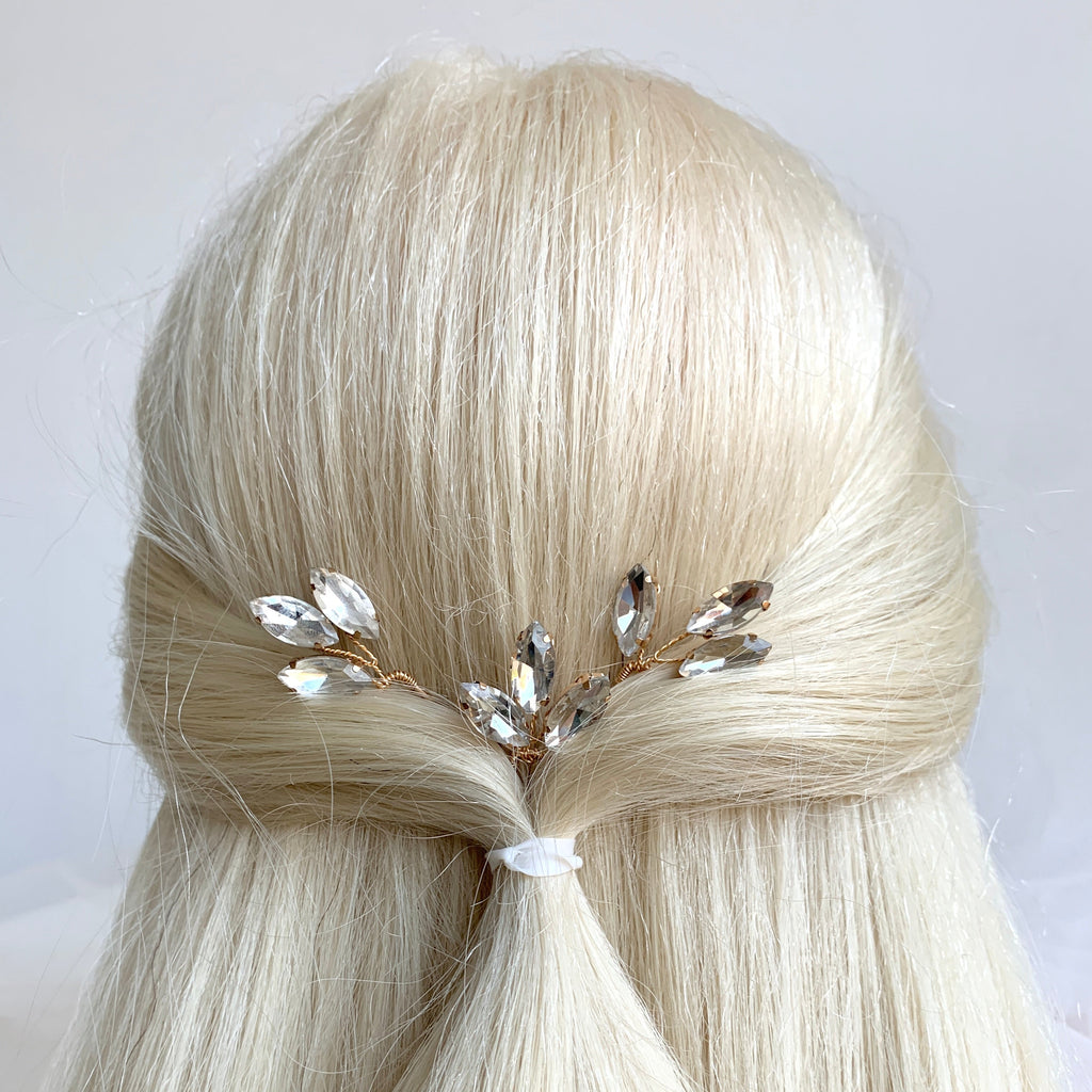 haarnadeln-gold-hochzeit-mit-kristall-blaettern