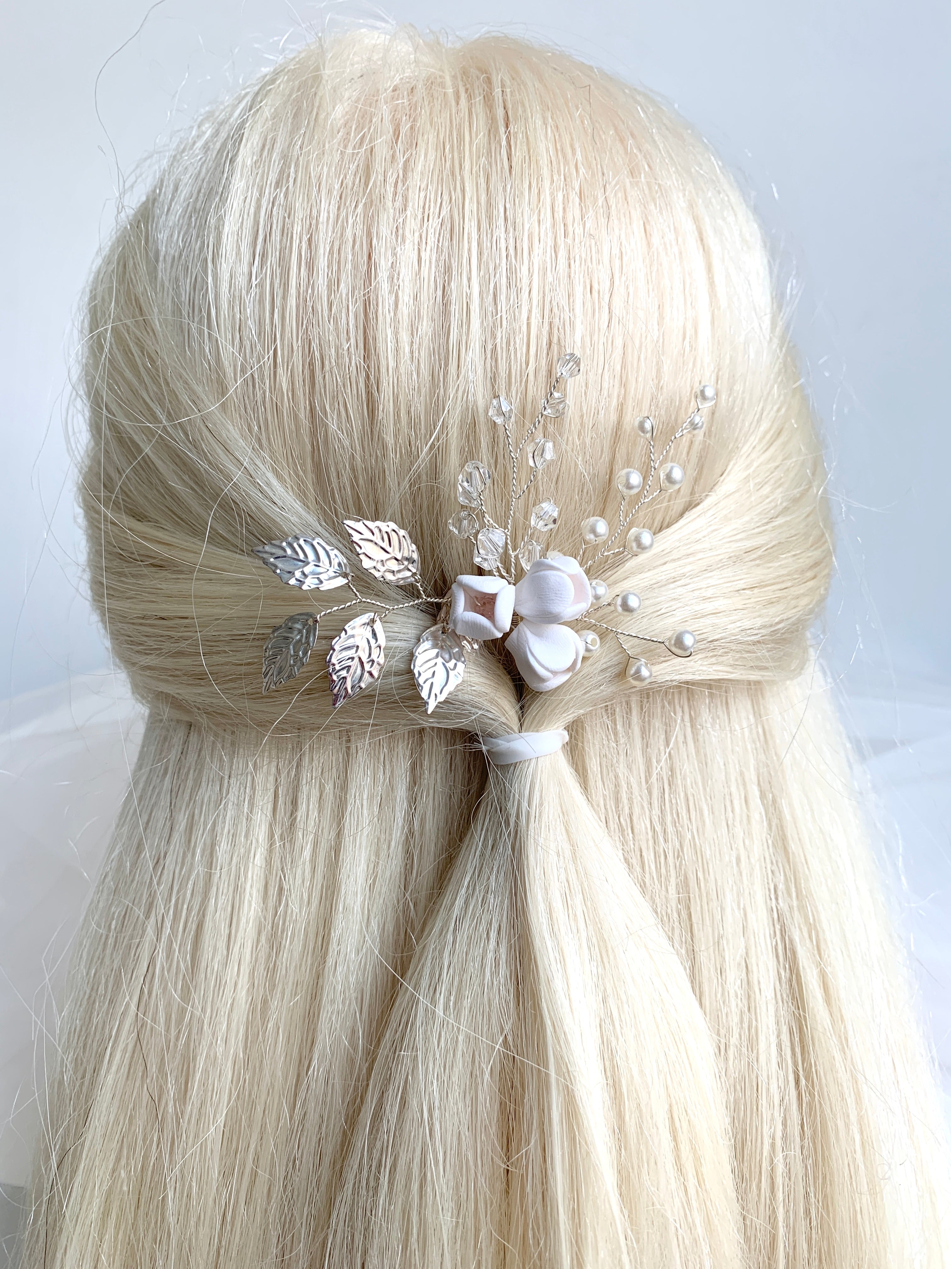 haarpin-hochzeit-handgemacht-mit-mini-blumen