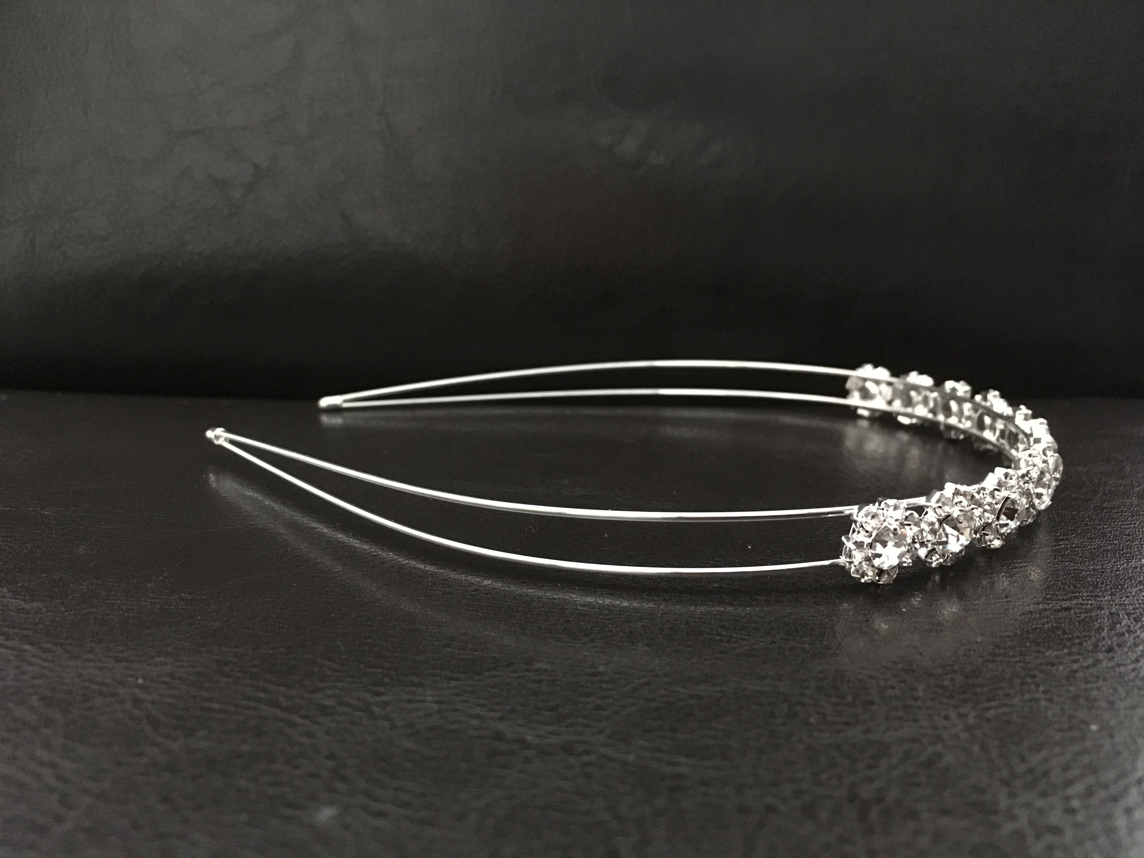 haarreif-silber-kristall-braut-diadem-anprobe-puppenmodell-ondego-collage