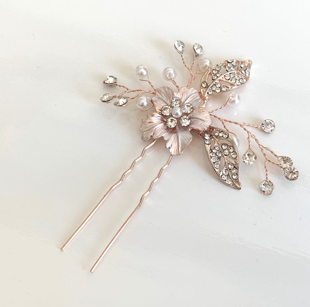haarschmuck-braut-rosegold-mit-blattdesign-und-strass