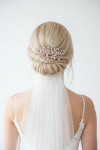 haarschmuck-brautfrisur-rosegold-blumen