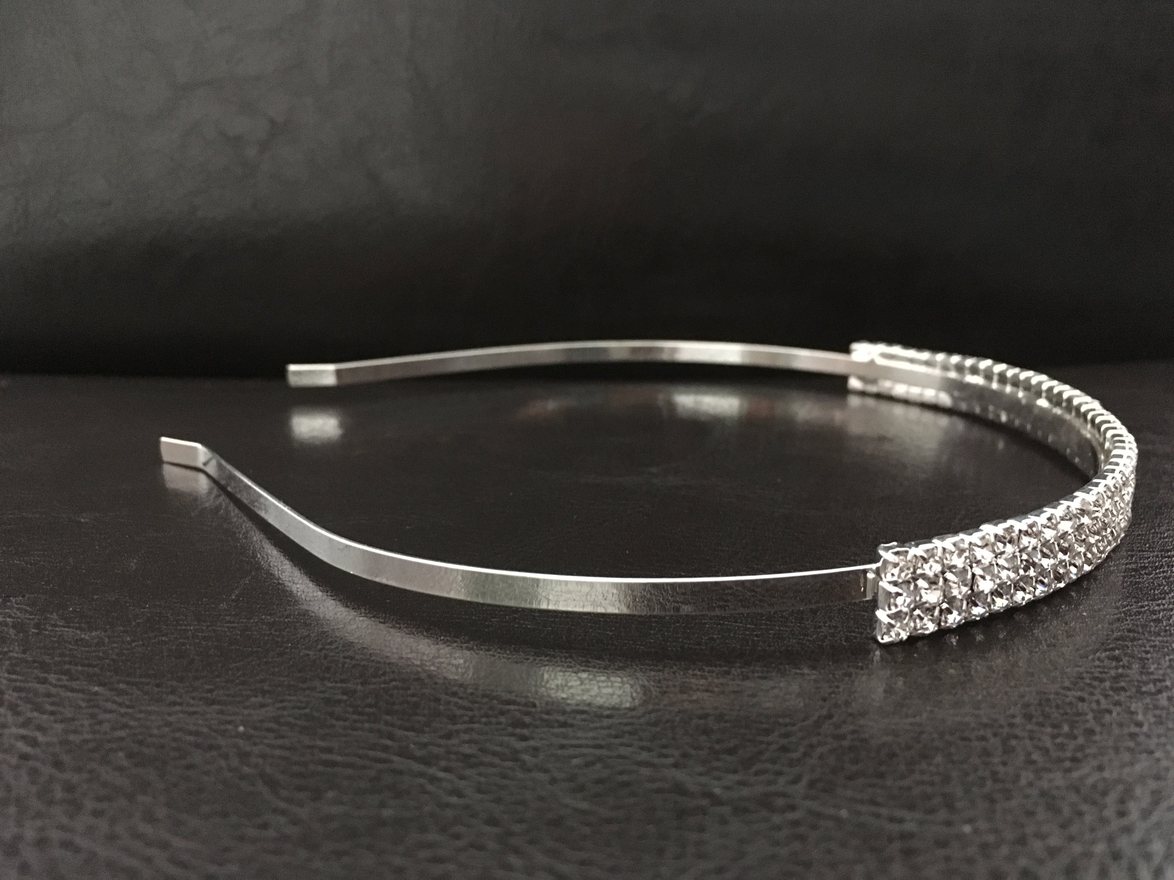 Strass Diadem Silber – zarte Tiara für Hochzeit & Braut, glitzernder Haarschmuck | ONDEGO®