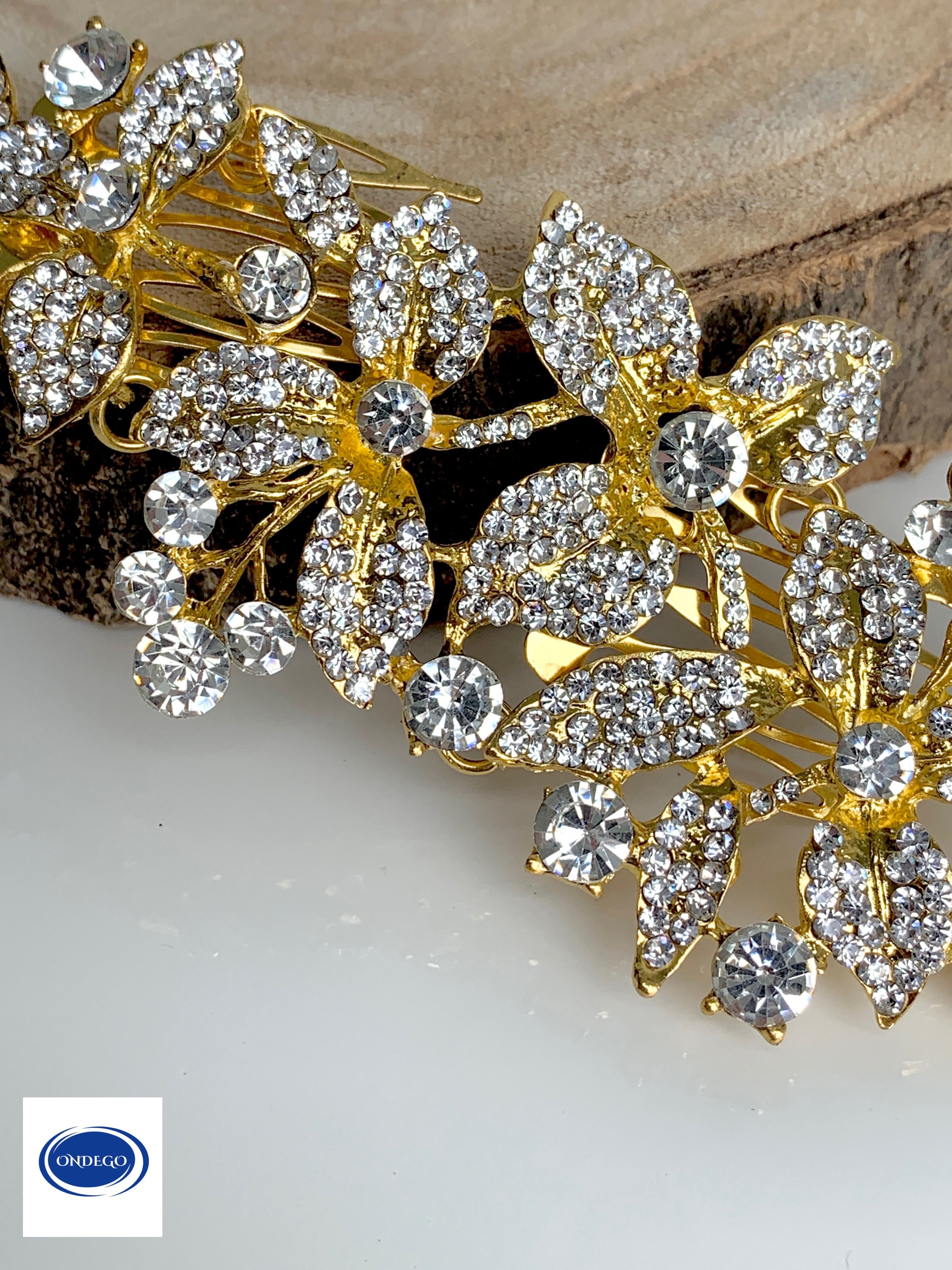 hochzeit-haarschmuck-gold-haarkamm-blumen-kristall