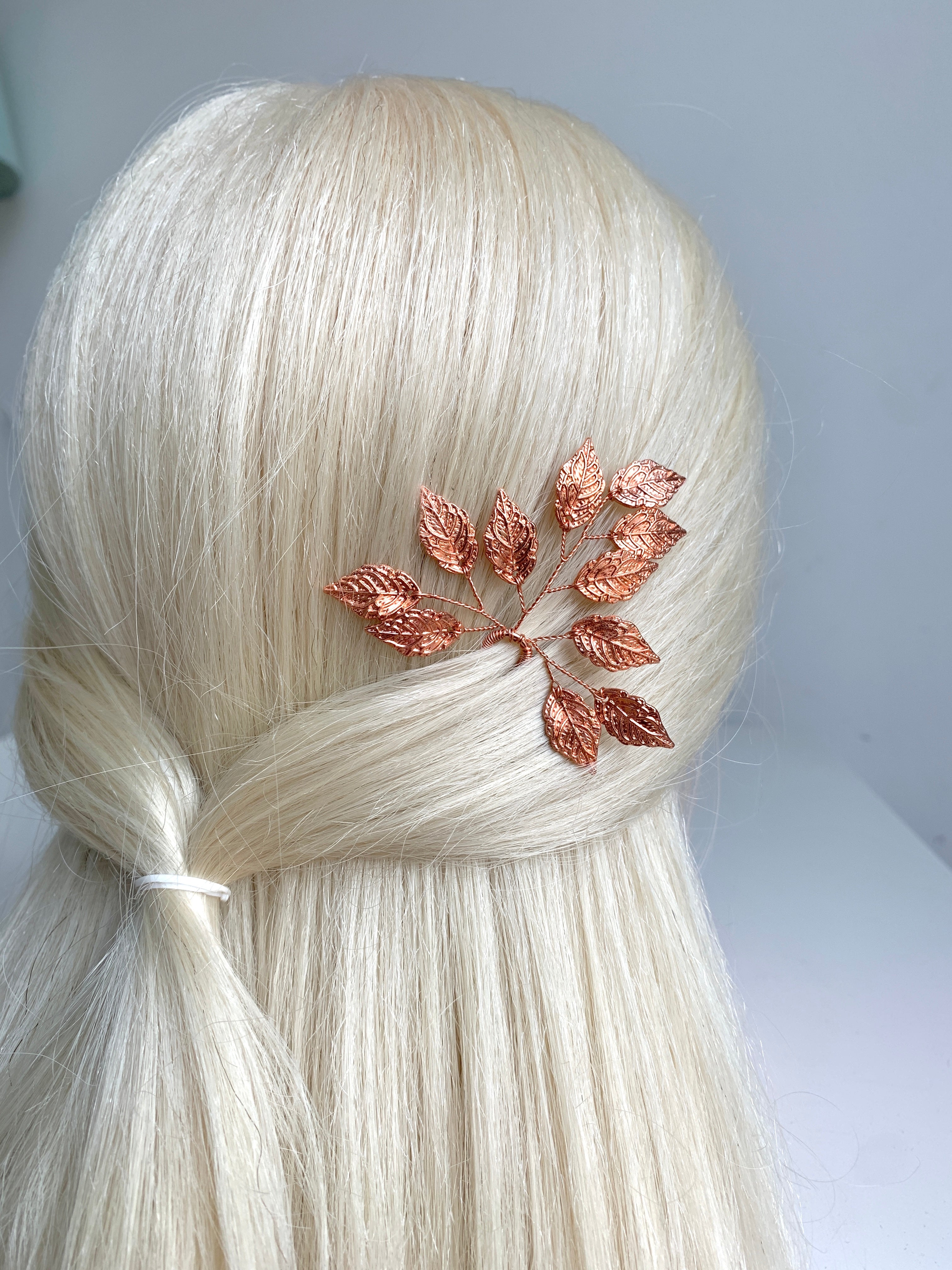 hochzeits-haarschmuck-rosegold-blattmotiv