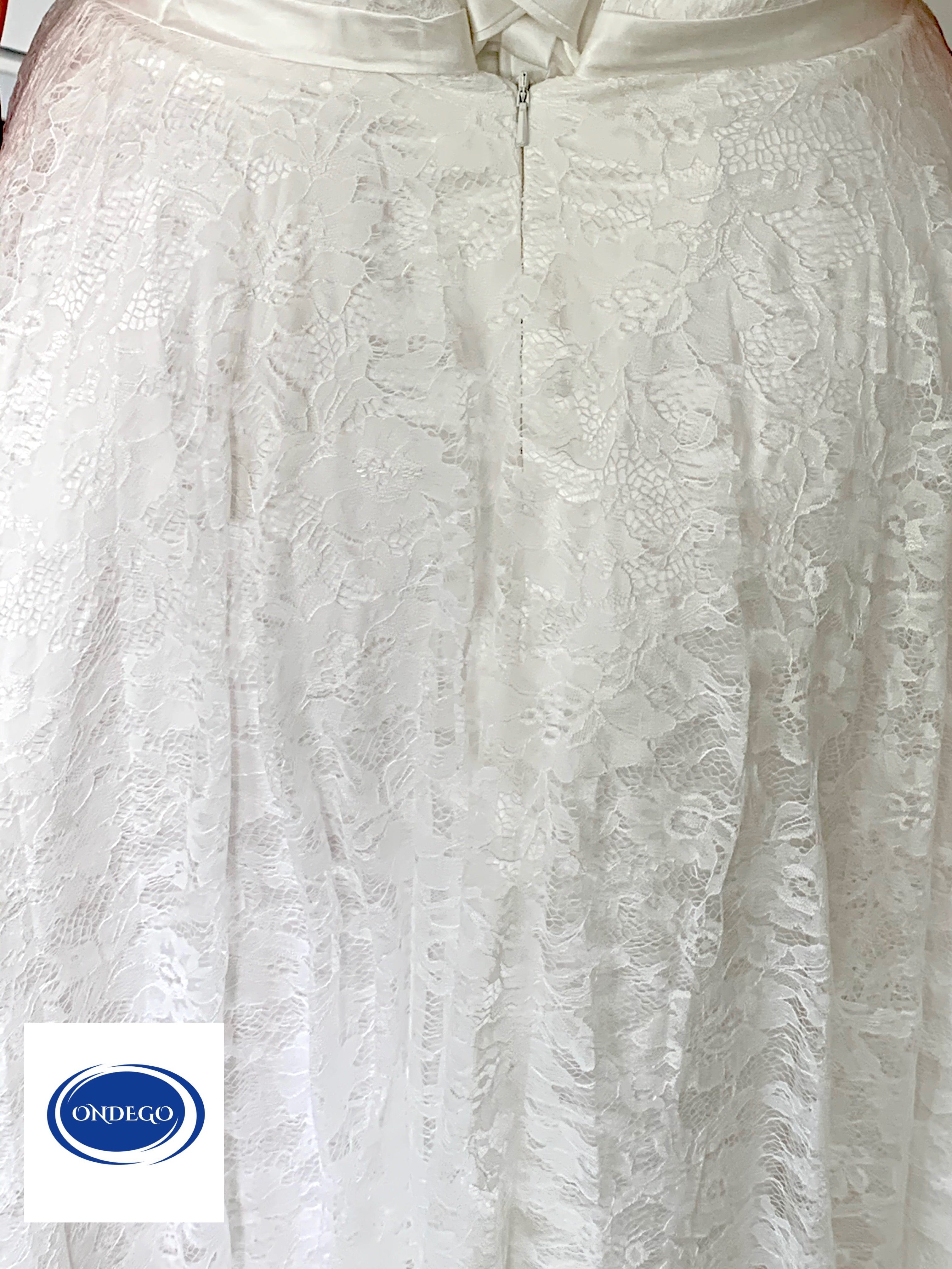 hochzeitskleid-weiss-spitzenkleid-seitlich