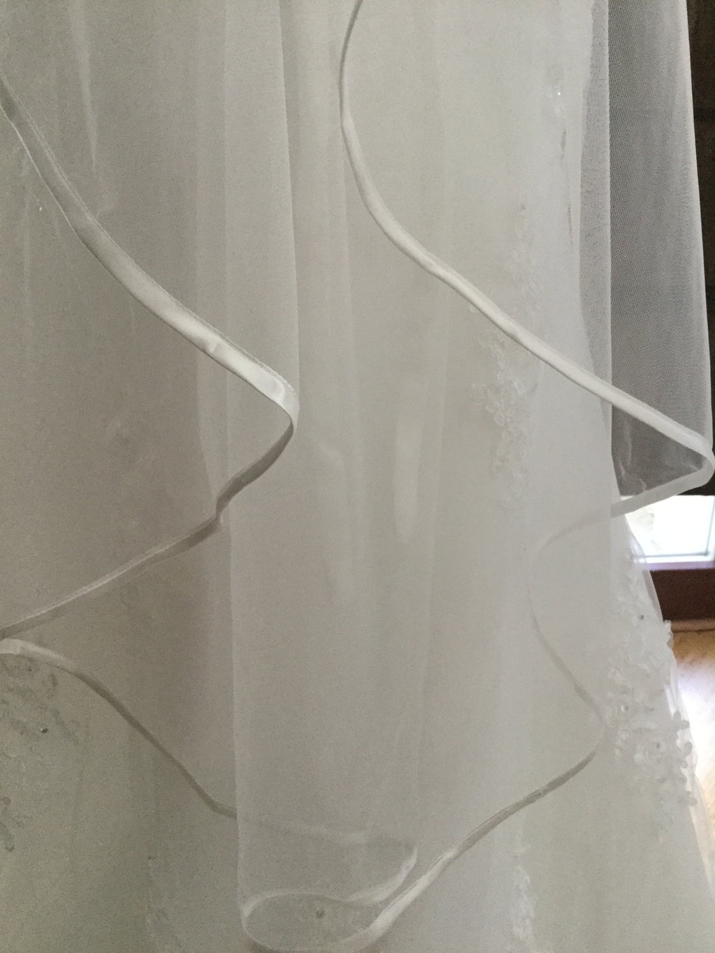 hochzeitsschleier-weiss-satin-110cm