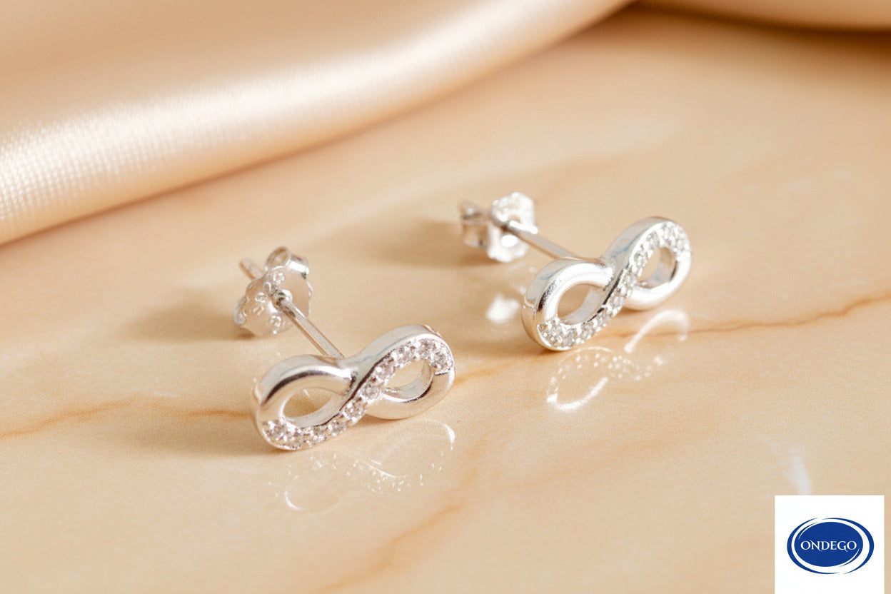 infinity-stecker-ohrringe-silber-minimalistisch