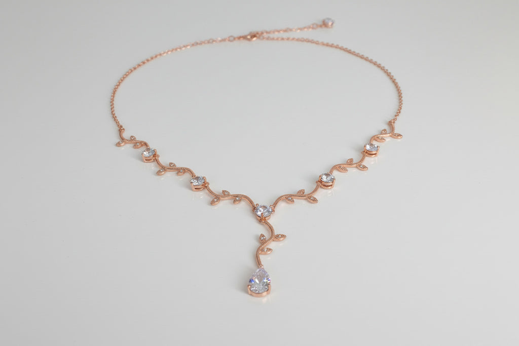 klassisches-brautschmuck-set-rosegold-halskette-ohrringe