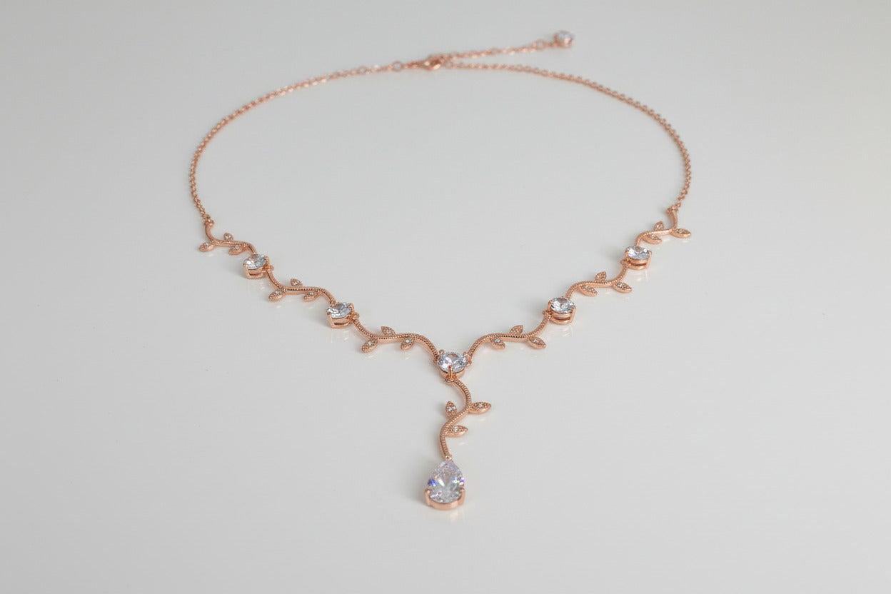 klassisches-brautschmuck-set-rosegold-halskette-ohrringe