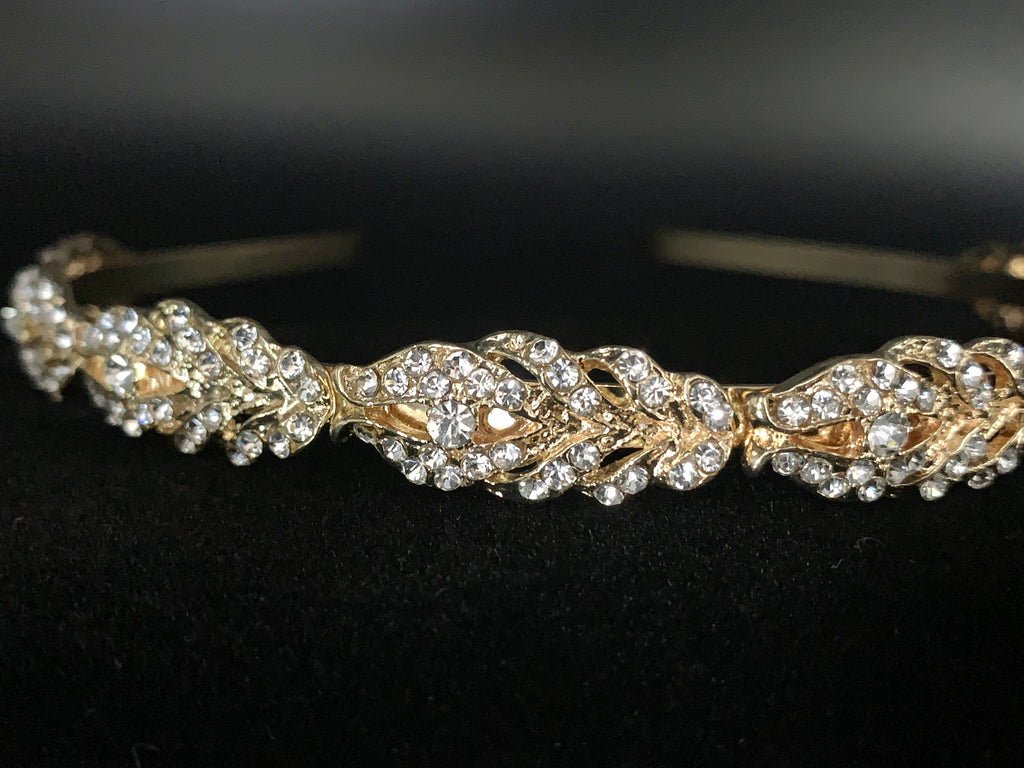 luxus-diadem-goldfarbe-mit-floralem-ornament-design